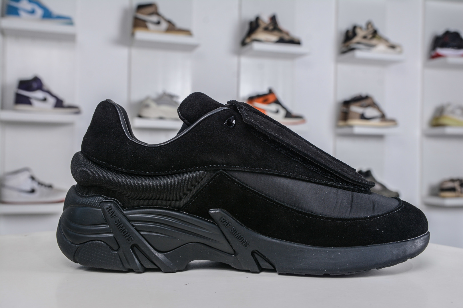 260 RAF SIMONS CYLON-21 潮流运动 圆头系带 低帮休闲鞋采用光滑皮革 HR740001L-3024