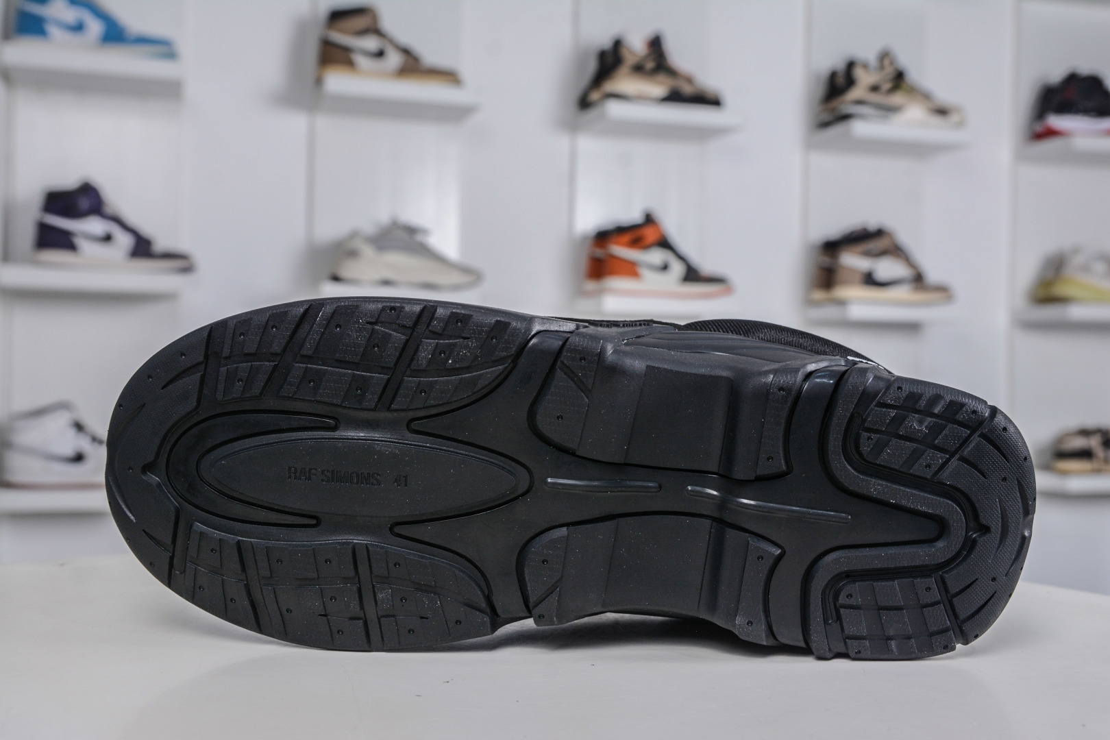 260 RAF SIMONS CYLON-21 潮流运动 圆头系带 低帮休闲鞋采用光滑皮革 HR740001L-3024