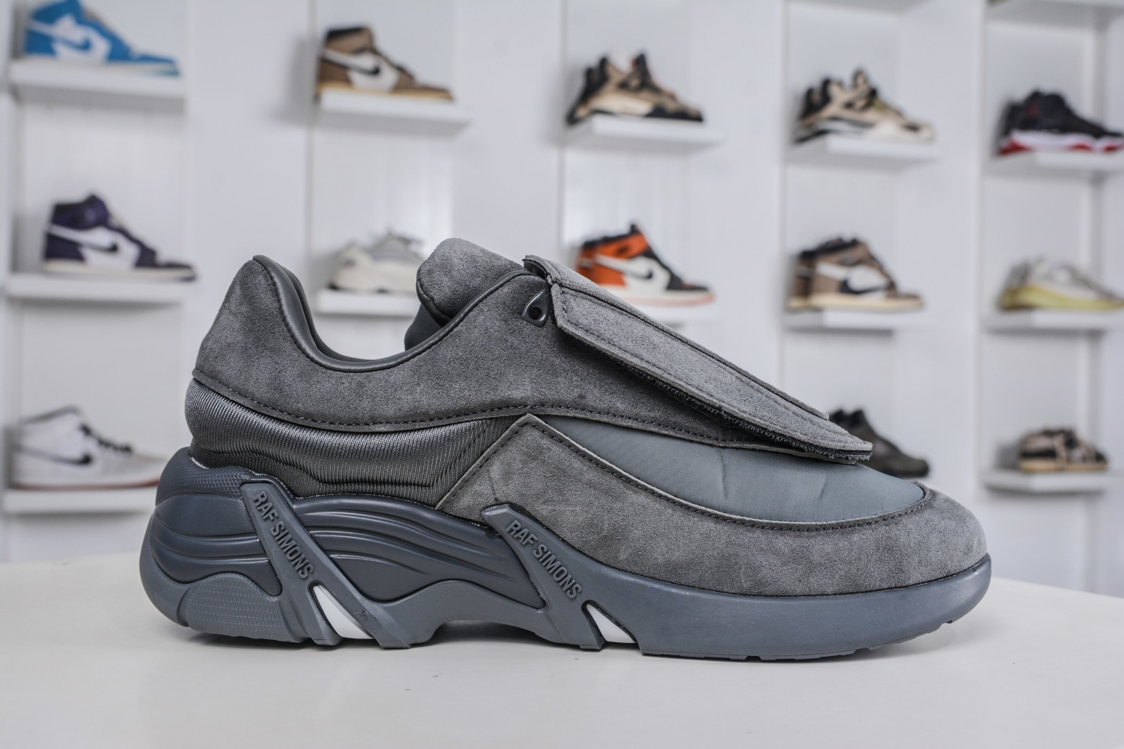 260 RAF SIMONS CYLON-21 潮流运动 圆头系带 低帮休闲鞋采用光滑皮革 HR740001L-2959