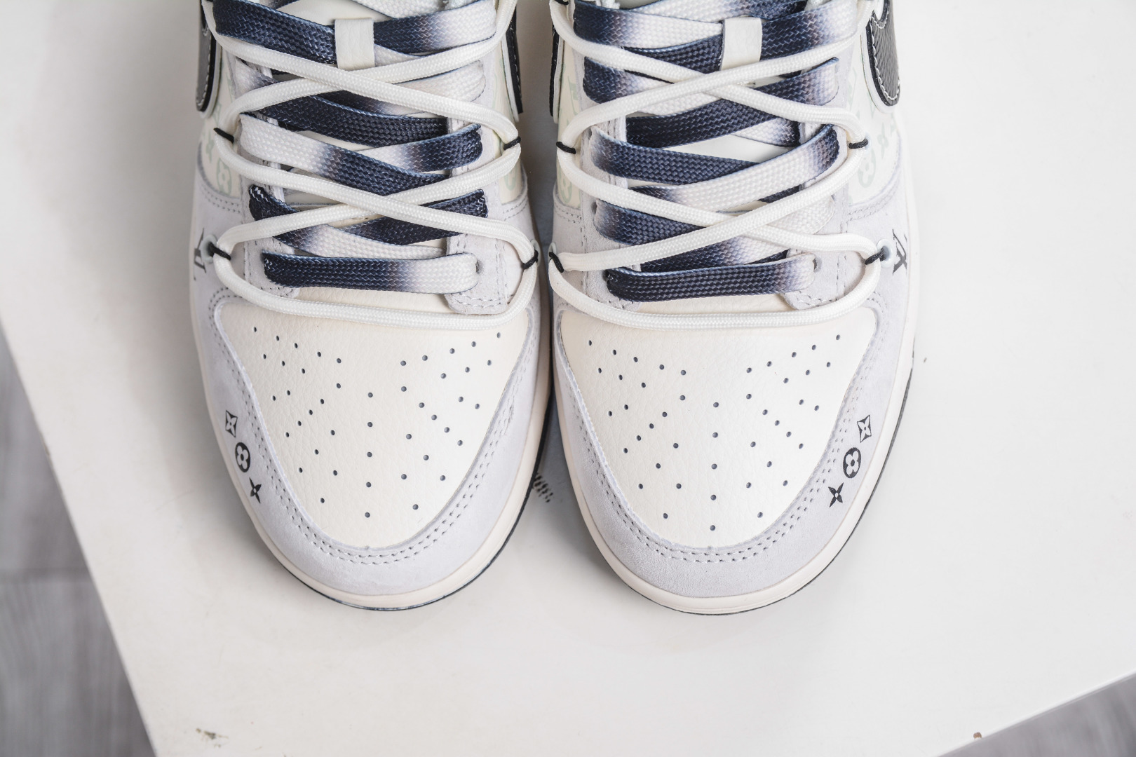 270 Nike SB Dunk Low x Louis VuittLV联名-米灰黑绑带 CX5050-Y53