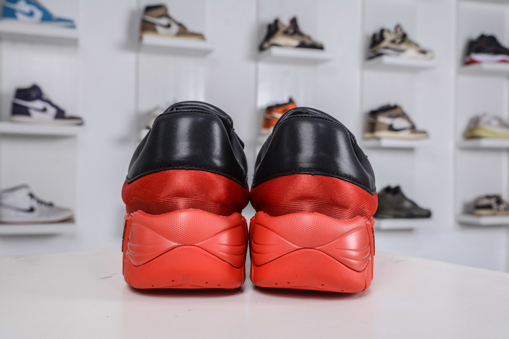 260 RAF SIMONS CYLON-21 潮流运动 圆头系带 低帮休闲鞋采用光滑皮革 HR740001S-0178