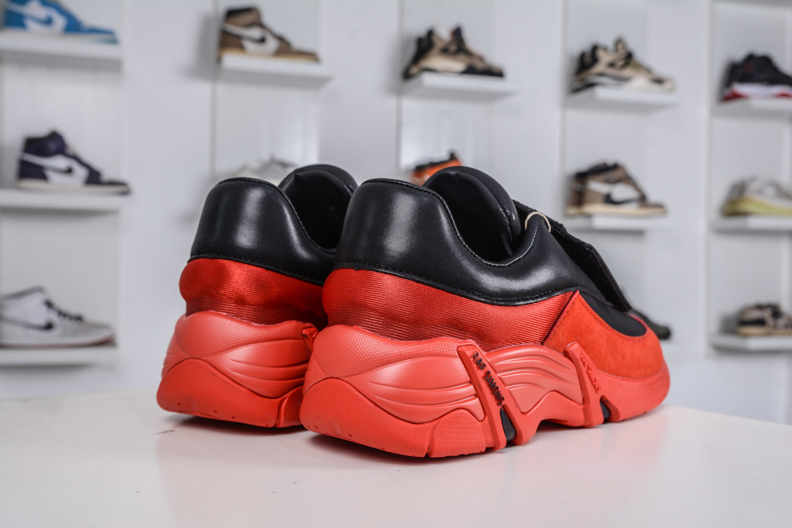 260 RAF SIMONS CYLON-21 潮流运动 圆头系带 低帮休闲鞋采用光滑皮革 HR740001S-0178