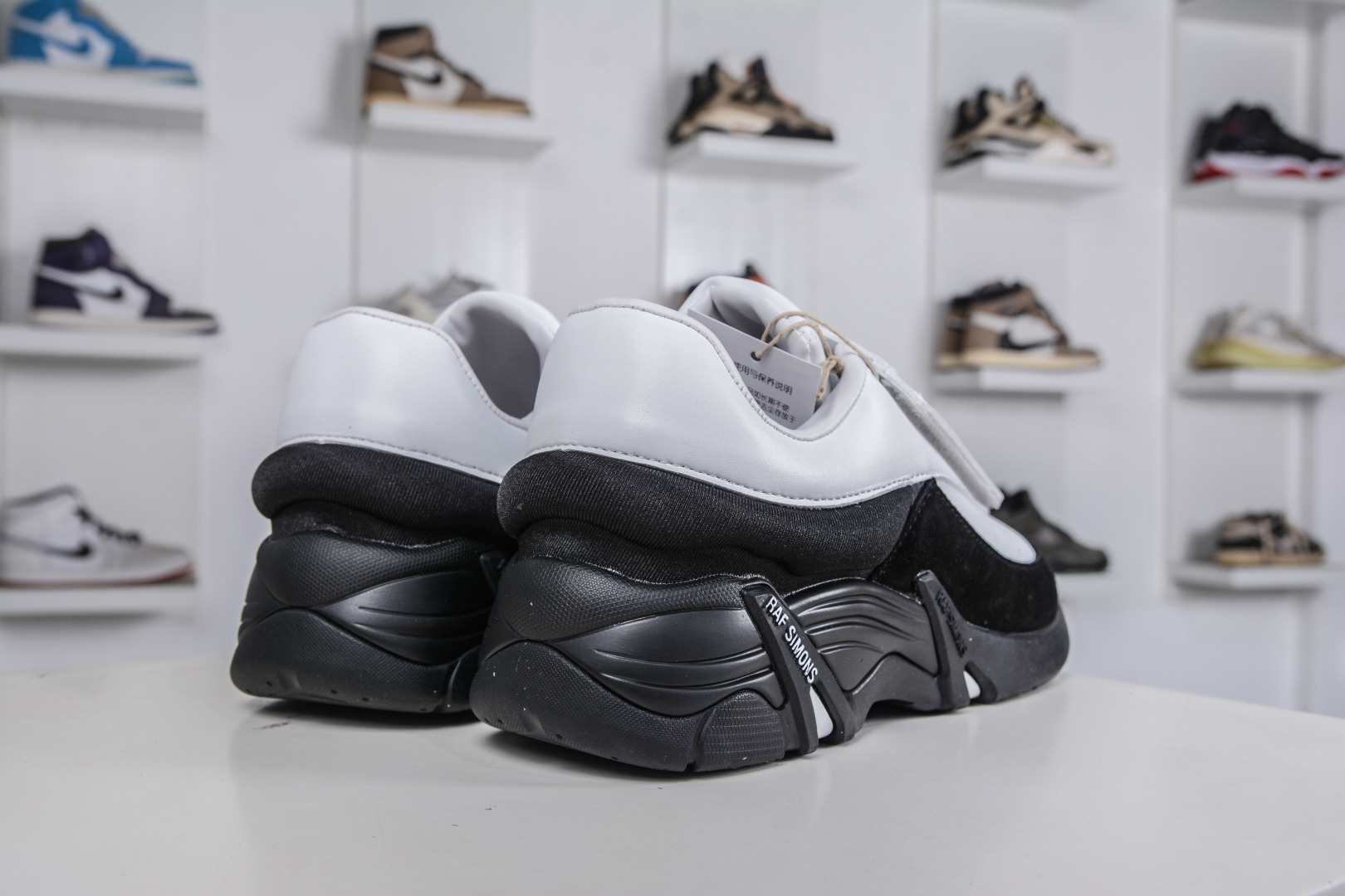 260 RAF SIMONS CYLON-21 潮流运动 圆头系带 低帮休闲鞋采用光滑皮革 HR740001S-0062