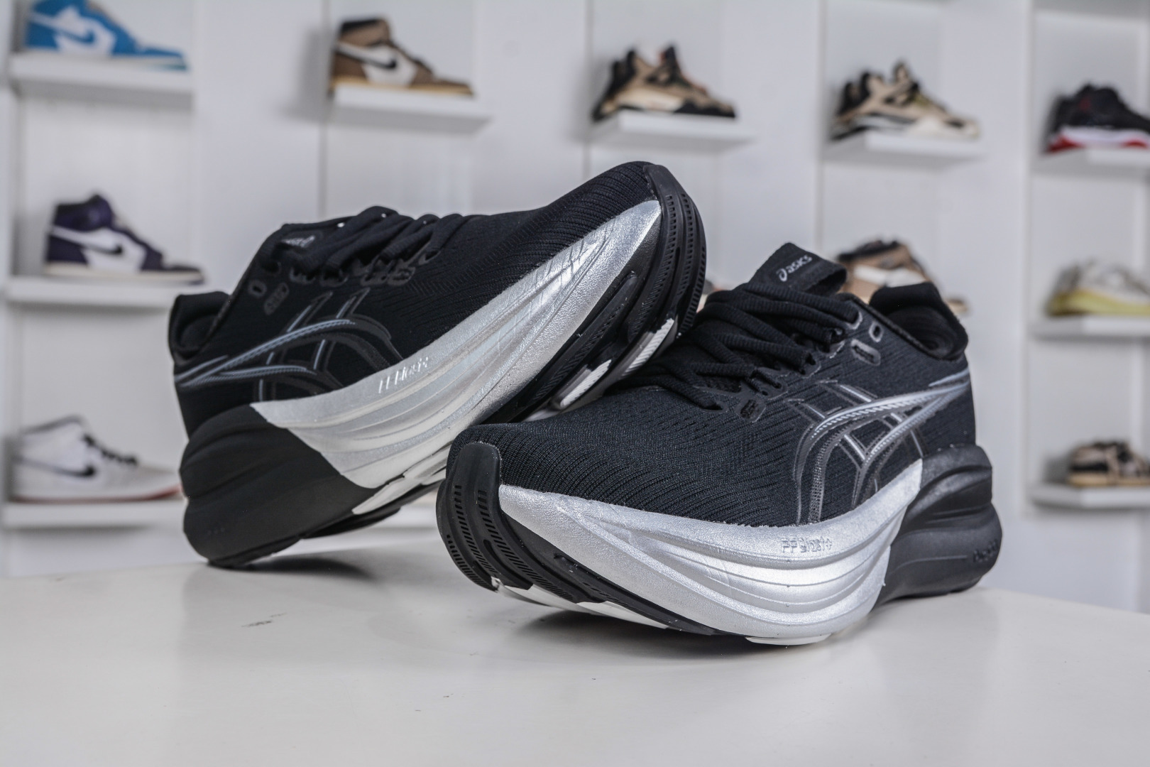 190 Asics GEL-Nimbus 28 亚瑟士缓震跑鞋 1011C491-001