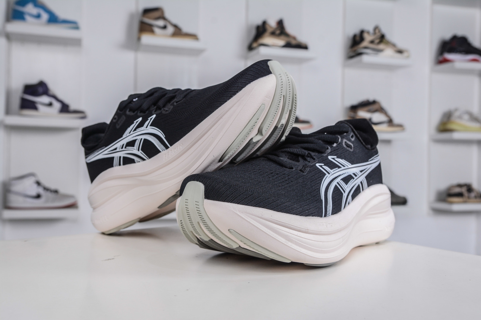 190 Asics GEL-Nimbus 28 亚瑟士缓震跑鞋 1011C491-020