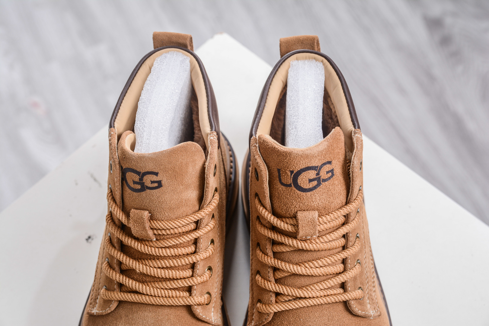 280 UGG Tasman Weather Hybrid 塔斯曼混合系列中帮轻量休闲马丁靴