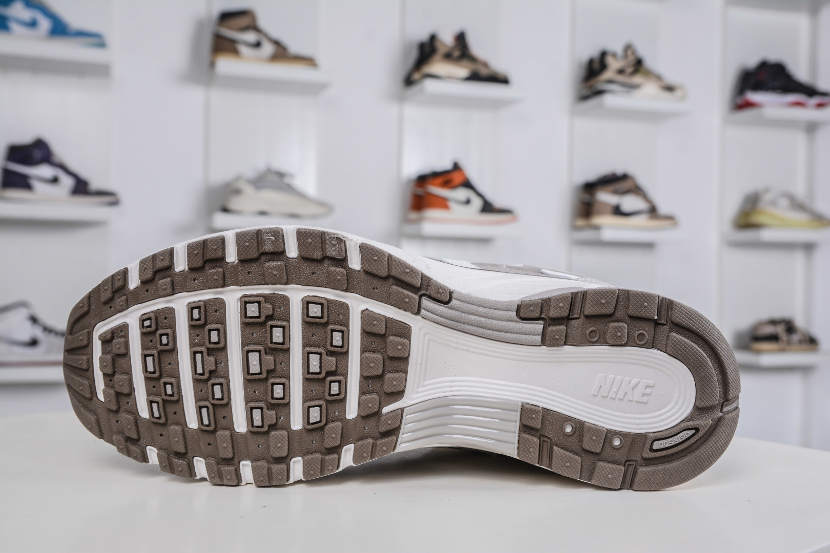 180 X版纯原 NK P-6000 系列低帮复古老爹风休闲运动舒适慢跑鞋 HV6353-001