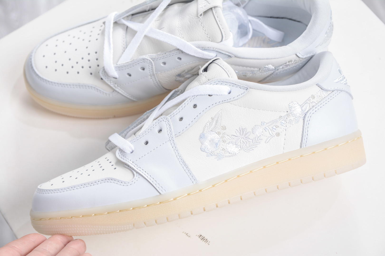 270 Air Jordan 1 Low花卉刺绣 IF4391-100