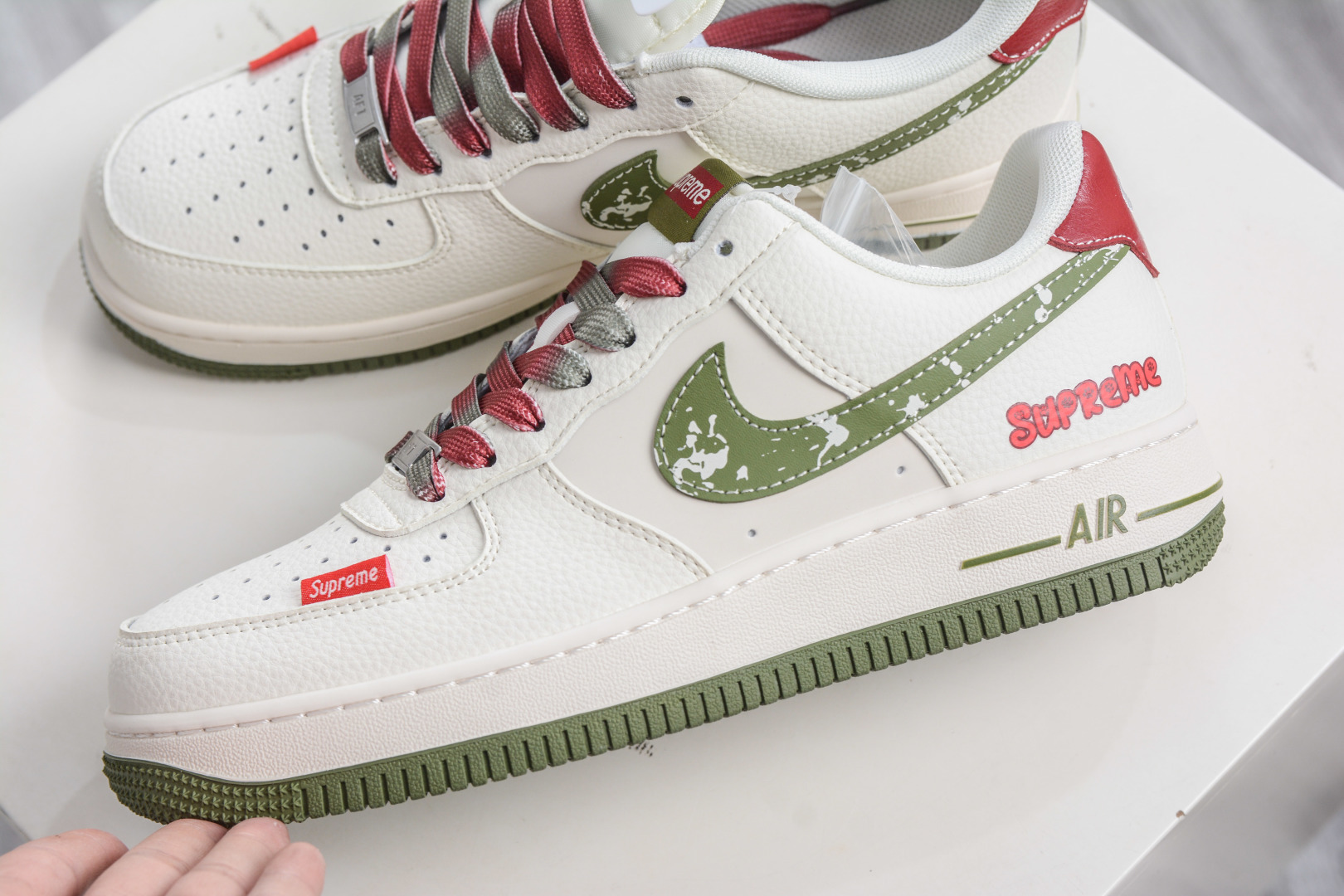 260 Nike Air Force 1 Low 07 x Supreme SUP联名-圣诞米绿红 QW5606-273