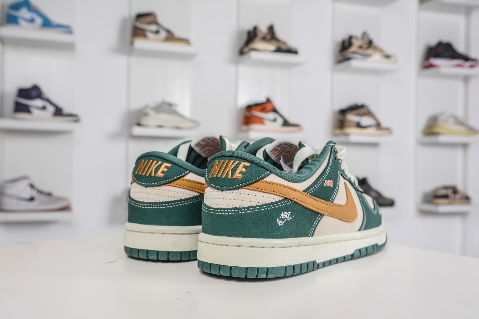 270 Nike SB Dunk Low x NIKE 耐克联名-卡其绿 YF9511-921