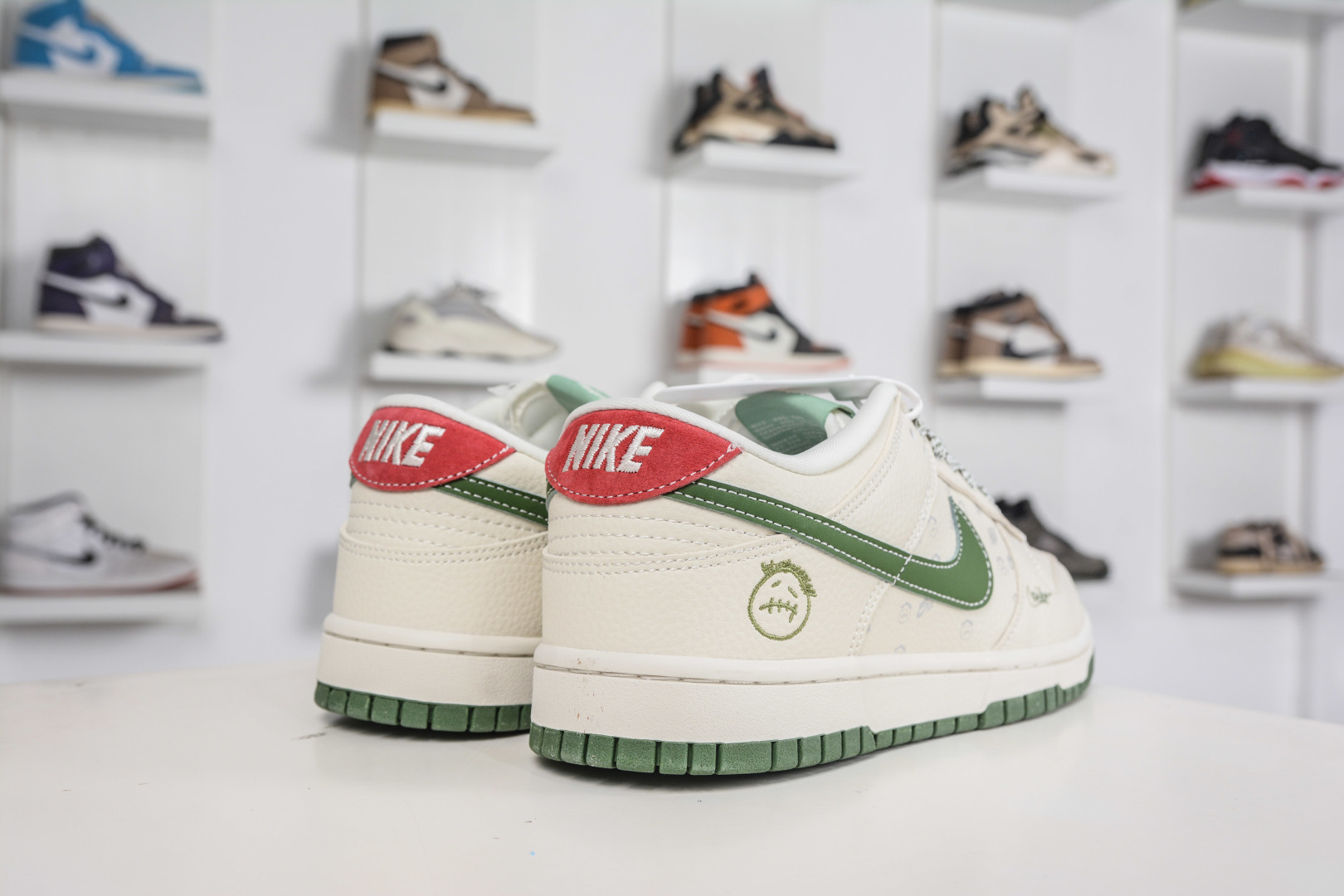 270 Nike SB Dunk Low 米白绿 DS6608-018