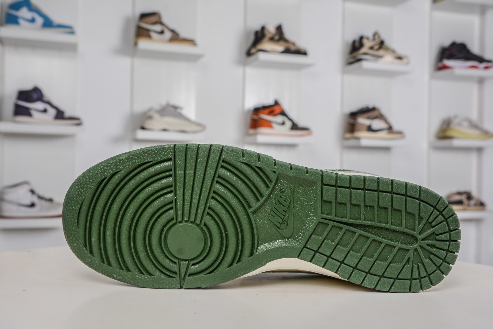 270 Nike SB Dunk Low 米白绿 DS6608-018