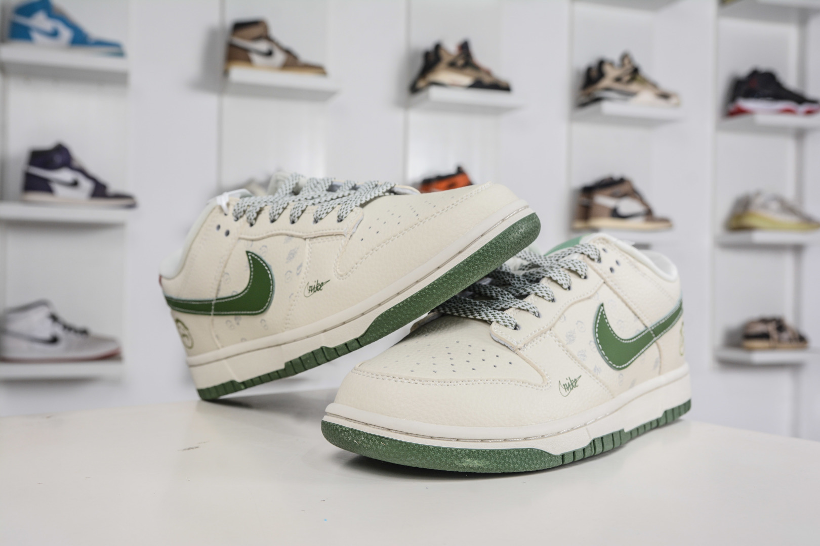 270 Nike SB Dunk Low 米白绿 DS6608-018