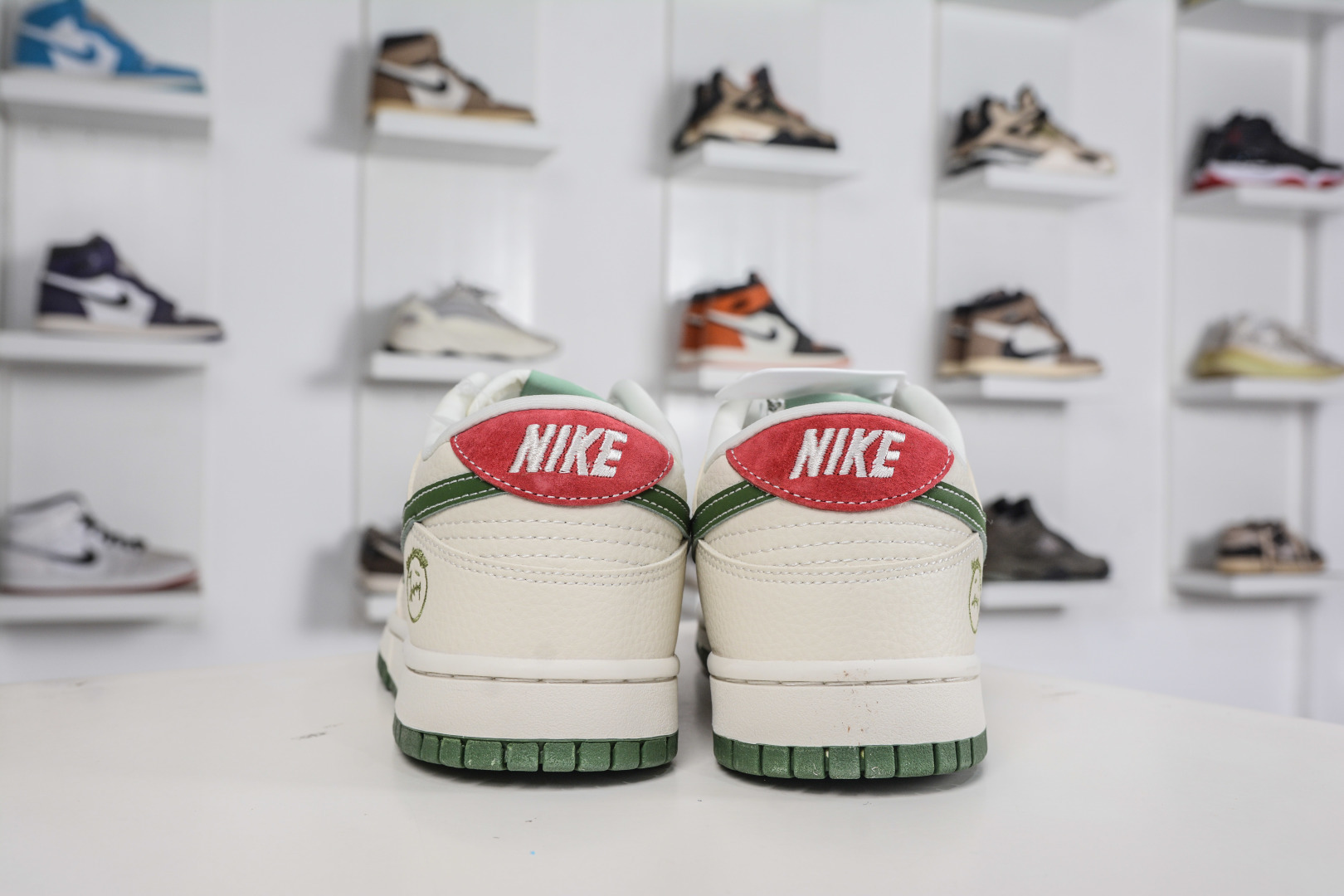 270 Nike SB Dunk Low 米白绿 DS6608-018