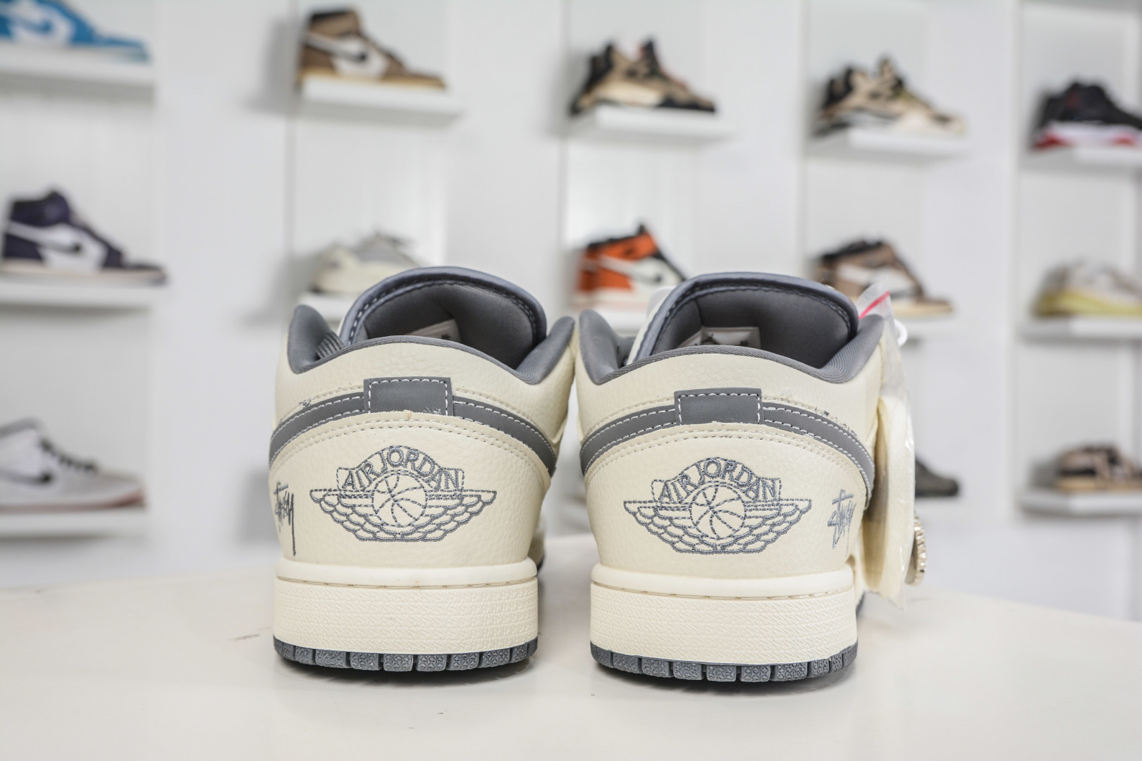 270 Air Jordan 1 Retro Low x Stussy 斯图西联名-米白灰 LL8888-001