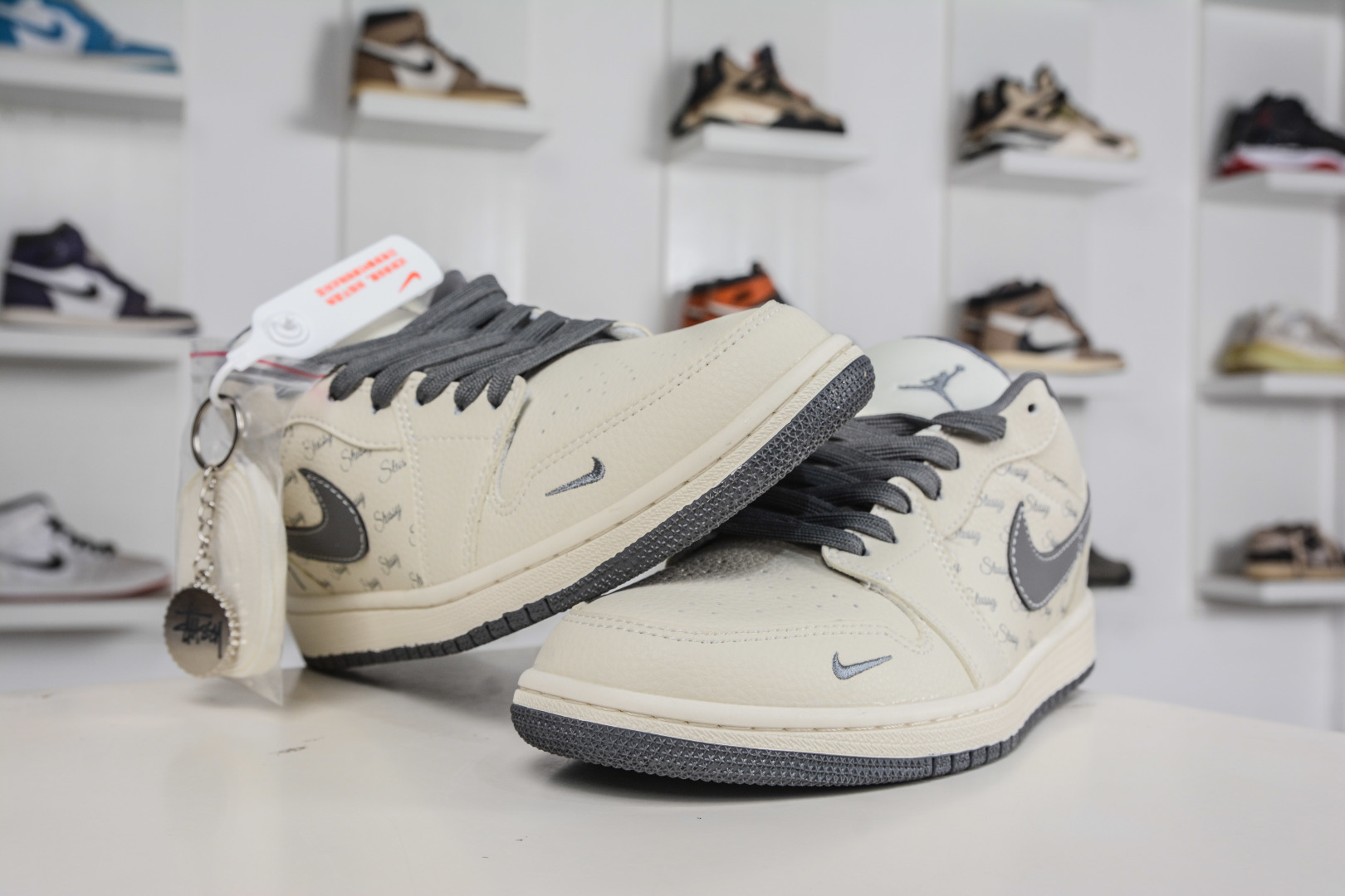 270 Air Jordan 1 Retro Low x Stussy 斯图西联名-米白灰 LL8888-001