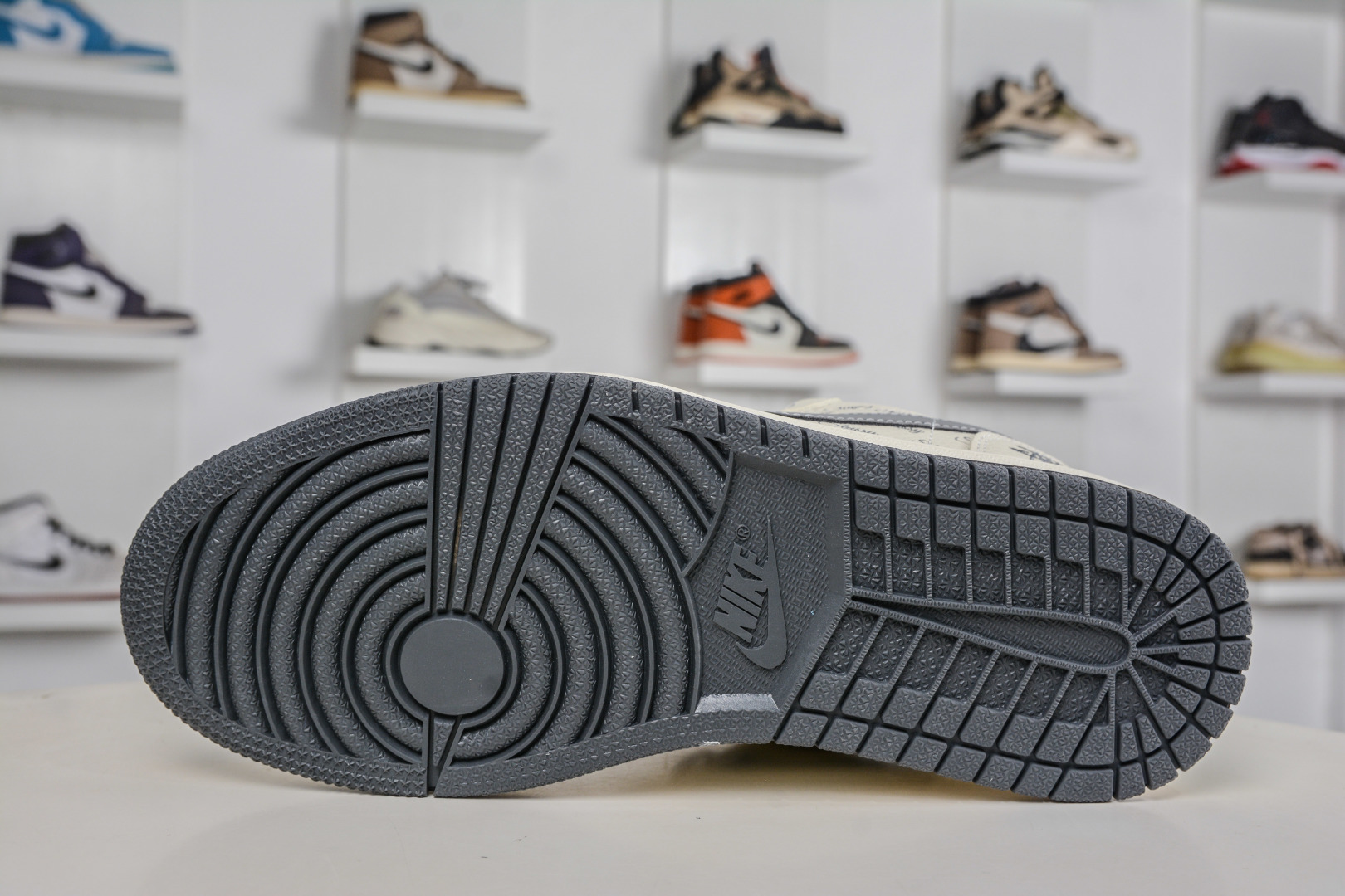 270 Air Jordan 1 Retro Low x Stussy 斯图西联名-米白灰 LL8888-001