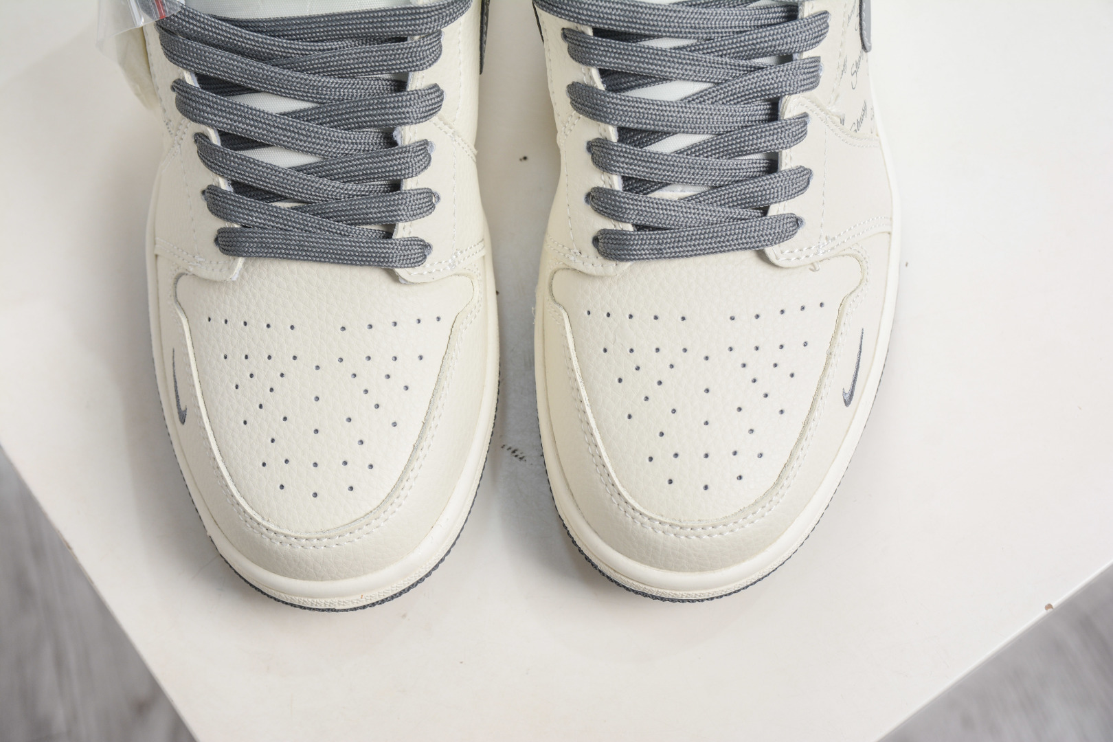 270 Air Jordan 1 Retro Low x Stussy 斯图西联名-米白灰 LL8888-001