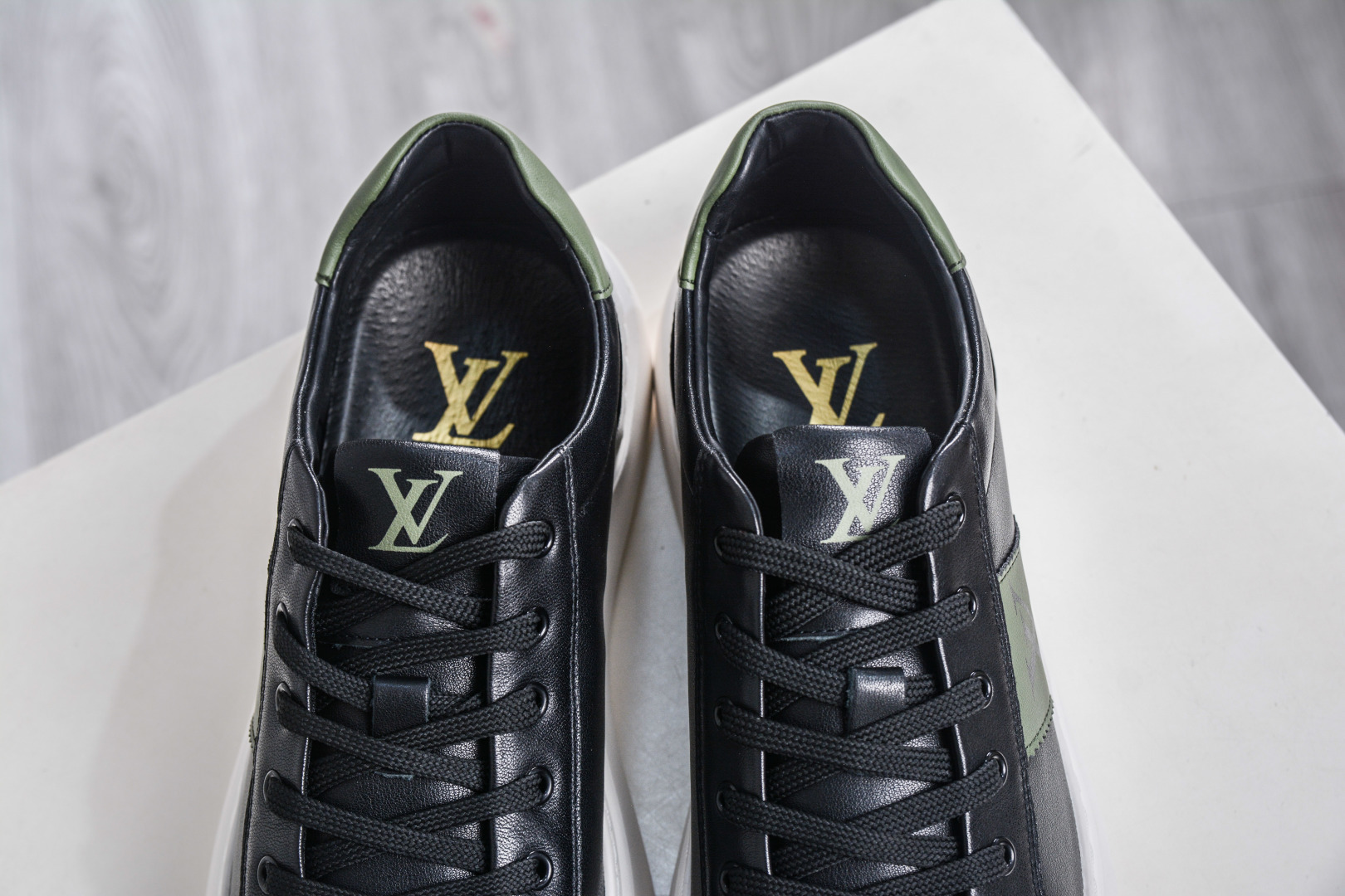 260 Louis VuittLV男鞋路易威登休闲文化运动板鞋系列