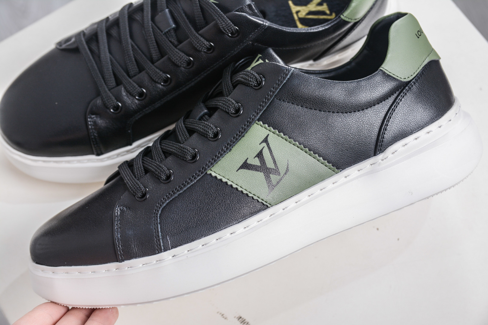 260 Louis VuittLV男鞋路易威登休闲文化运动板鞋系列