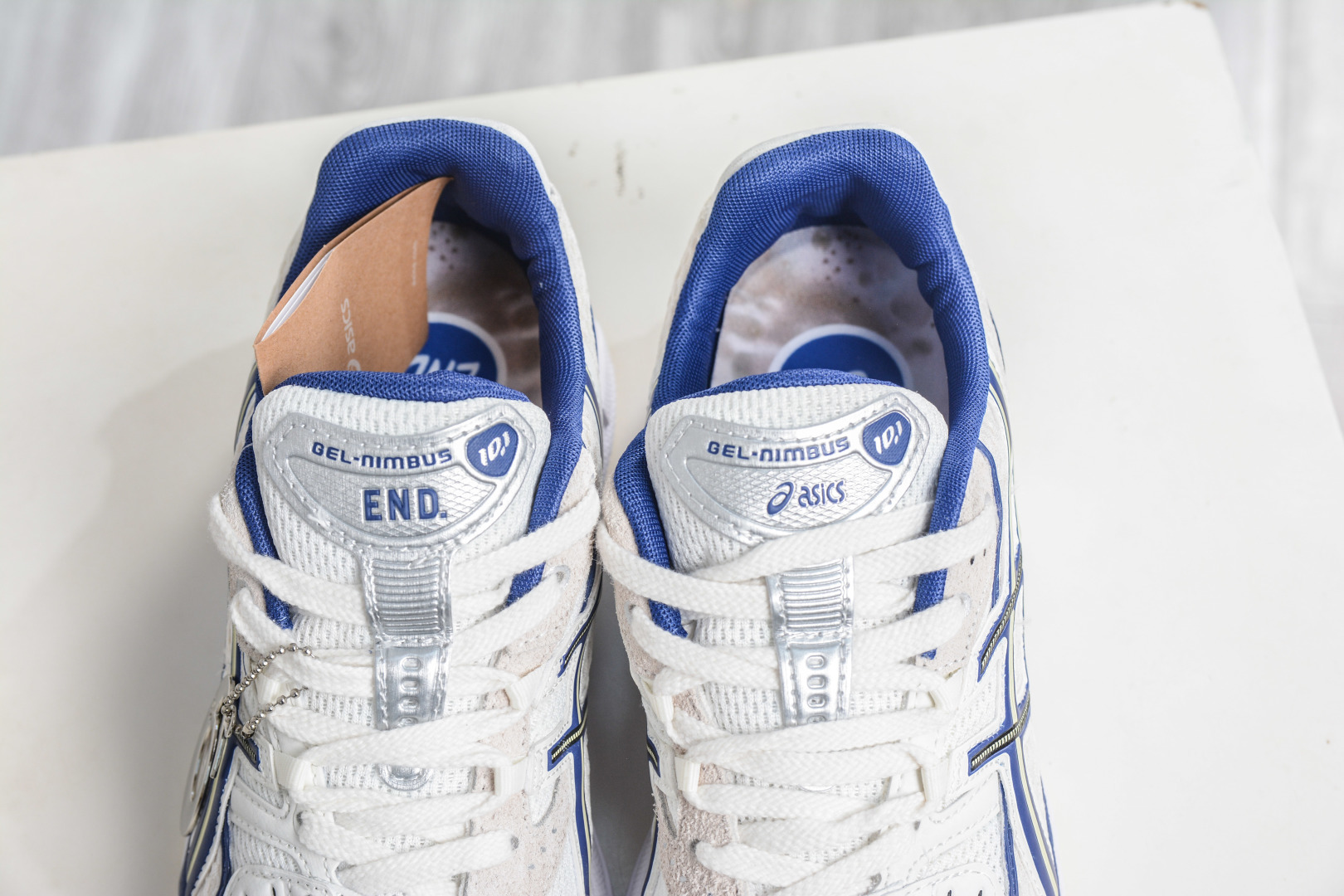 200 ASICS Gel-Nimbus 10.1 亚瑟士雨云10.1代系列轻量缓震休闲运动跑步鞋 1203A875-250