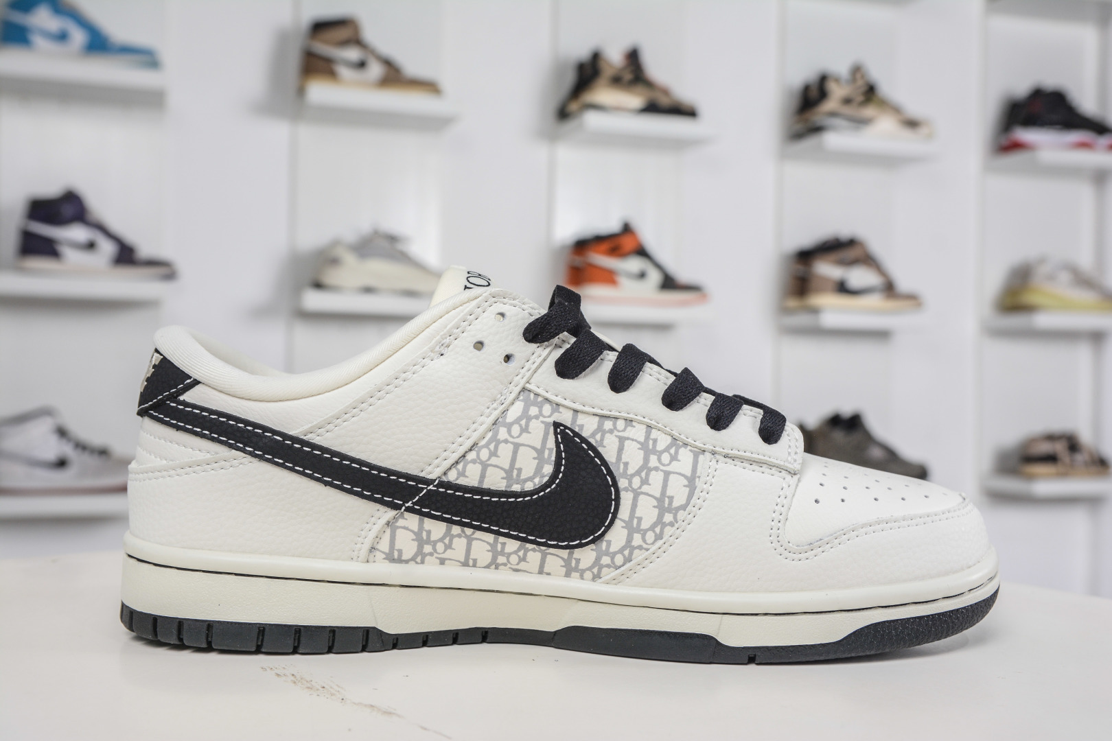 270 Nike SB Dunk Low x DIOR 迪奥联名-白黑 YF9511-924