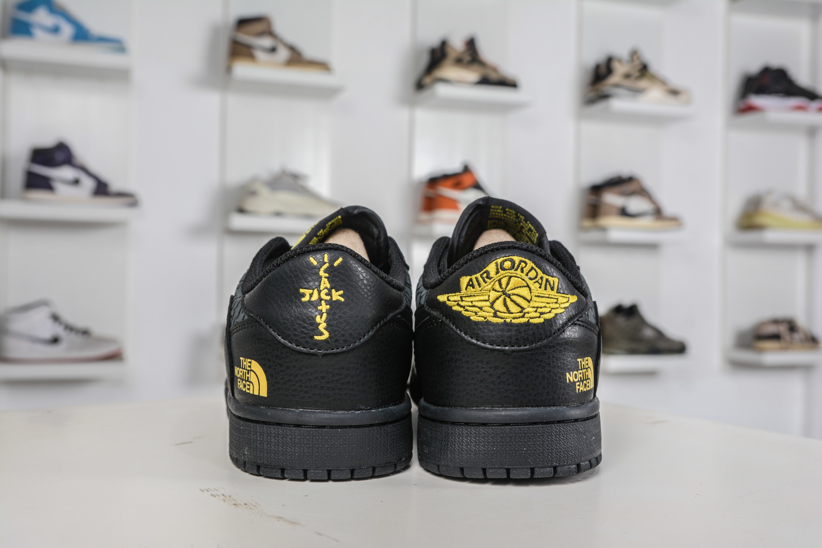 270 TS x Air Jordan AJ1 Low X The North Face 北面联名-黑金 DZ5899-043