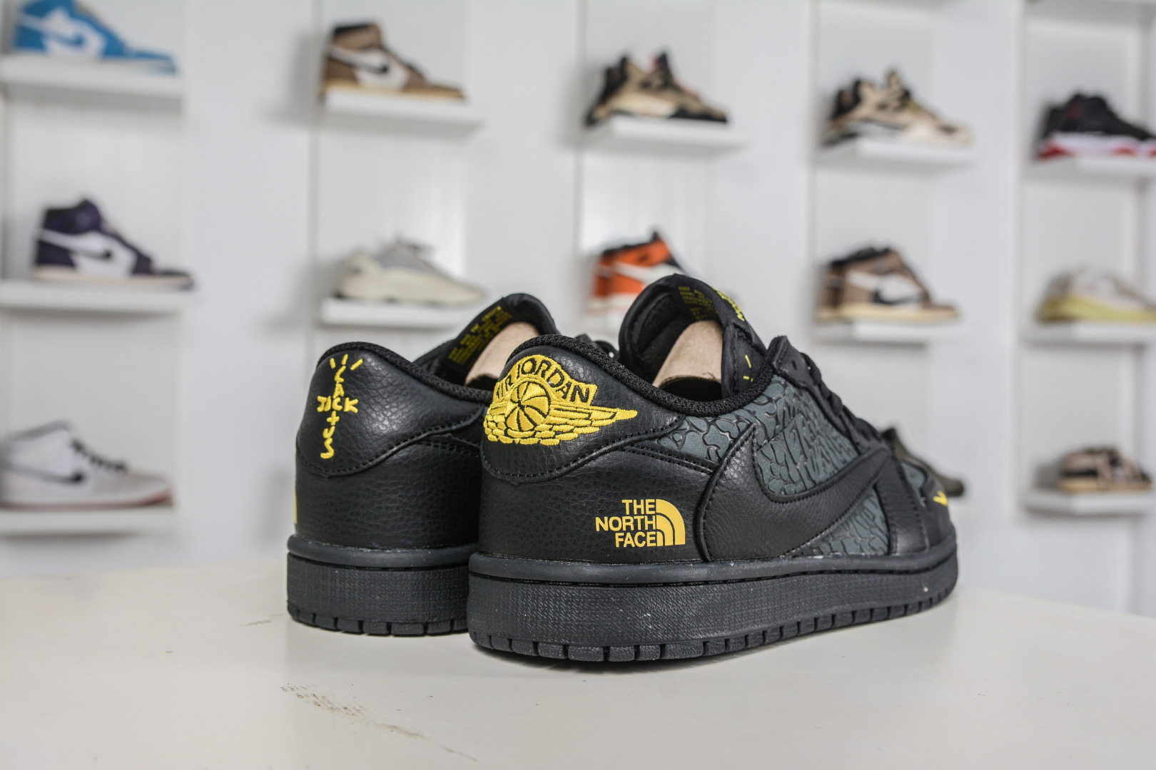 270 TS x Air Jordan AJ1 Low X The North Face 北面联名-黑金 DZ5899-043