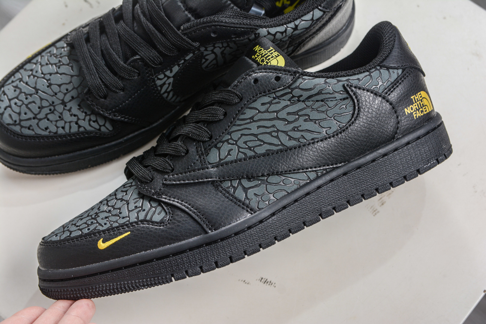 270 TS x Air Jordan AJ1 Low X The North Face 北面联名-黑金 DZ5899-043