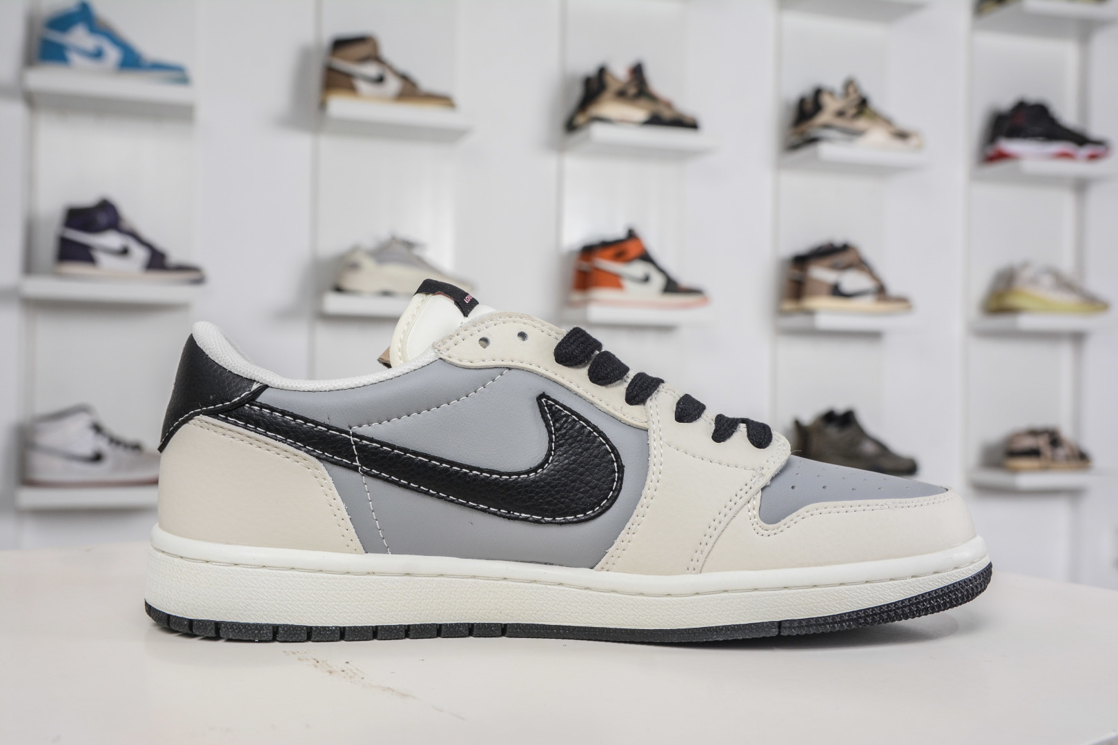 270 TS x Air Jordan x Louis VuittAJ1 Low 倒钩低帮LV联名-LOVE小猪佩奇 DZ2688-005