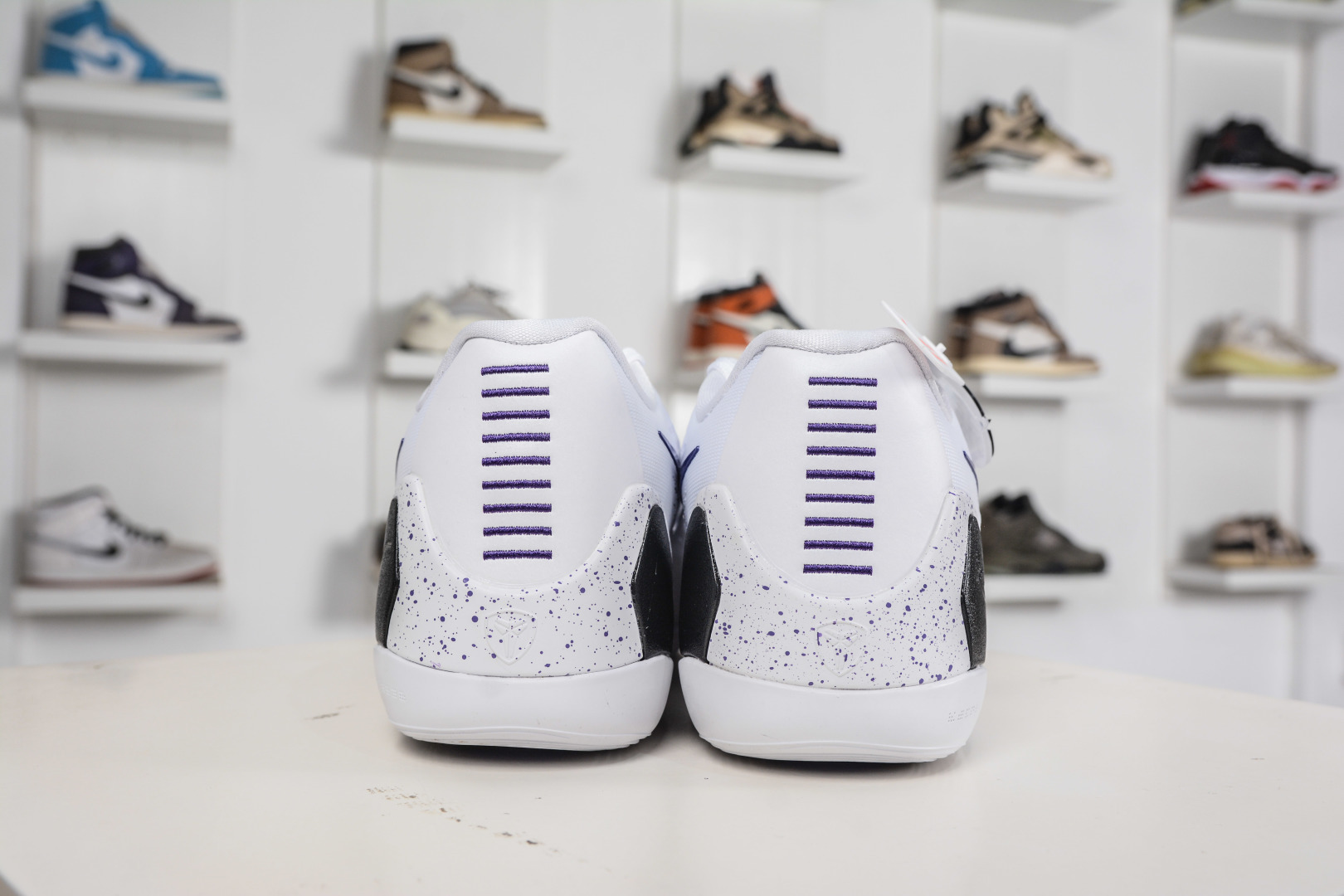 320 灭世/Max Nike Kobe 9 Low EM Think Pink PE 科比九代舒适减震防滑低帮篮球鞋 白紫色 IH1401-100