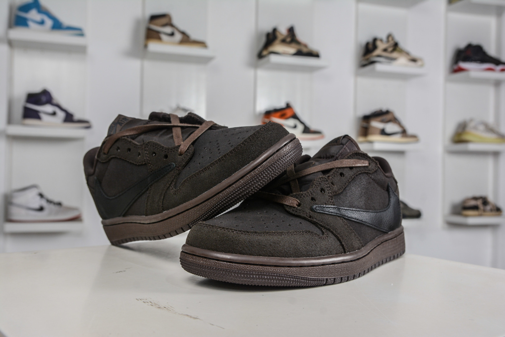 220 G版Travis Scott x Jordan Air Jordan 1 Low “Velvet Brown”倒钩9.0 丝绒摩卡 黑棕 DM7866-202-Chinese UA Cheap High Quatity Brand Clothes Bags handbags Sneakers wholesale wholesaler seller from China Factory suppliers Fashion Clothing Shoes best Quality Beautiful Price 220 G版Travis Scott x Jordan Air Jordan 1 Low “Velvet Brown”倒钩9.0 丝绒摩卡 黑棕 DM7866-202