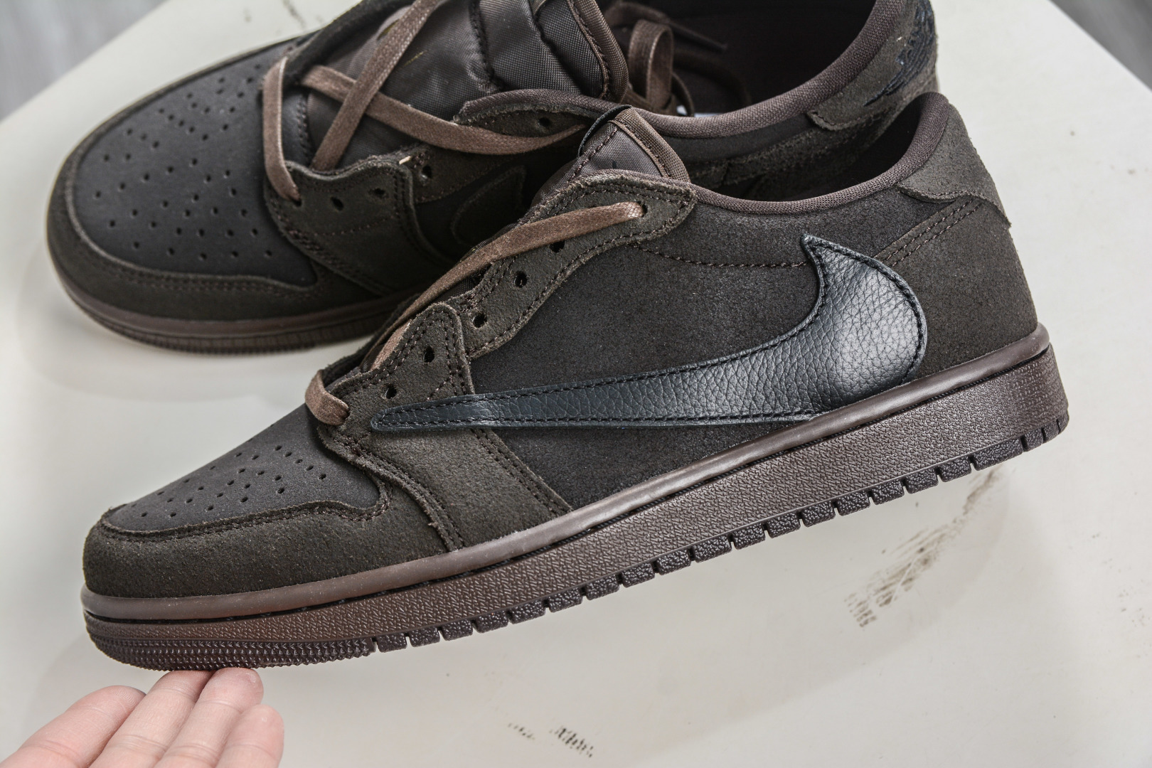 220 G版Travis Scott x Jordan Air Jordan 1 Low “Velvet Brown”倒钩9.0 丝绒摩卡 黑棕 DM7866-202-Chinese UA Cheap High Quatity Brand Clothes Bags handbags Sneakers wholesale wholesaler seller from China Factory suppliers Fashion Clothing Shoes best Quality Beautiful Price 220 G版Travis Scott x Jordan Air Jordan 1 Low “Velvet Brown”倒钩9.0 丝绒摩卡 黑棕 DM7866-202