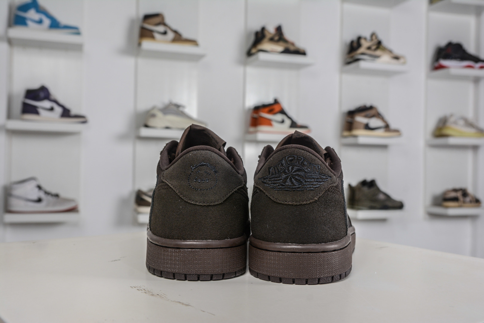 220 G版Travis Scott x Jordan Air Jordan 1 Low “Velvet Brown”倒钩9.0 丝绒摩卡 黑棕 DM7866-202-Chinese UA Cheap High Quatity Brand Clothes Bags handbags Sneakers wholesale wholesaler seller from China Factory suppliers Fashion Clothing Shoes best Quality Beautiful Price 220 G版Travis Scott x Jordan Air Jordan 1 Low “Velvet Brown”倒钩9.0 丝绒摩卡 黑棕 DM7866-202