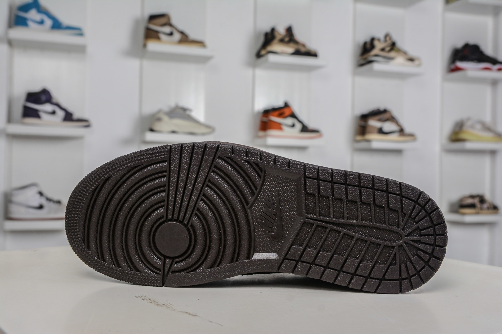 220 G版Travis Scott x Jordan Air Jordan 1 Low “Velvet Brown”倒钩9.0 丝绒摩卡 黑棕 DM7866-202-Chinese UA Cheap High Quatity Brand Clothes Bags handbags Sneakers wholesale wholesaler seller from China Factory suppliers Fashion Clothing Shoes best Quality Beautiful Price 220 G版Travis Scott x Jordan Air Jordan 1 Low “Velvet Brown”倒钩9.0 丝绒摩卡 黑棕 DM7866-202