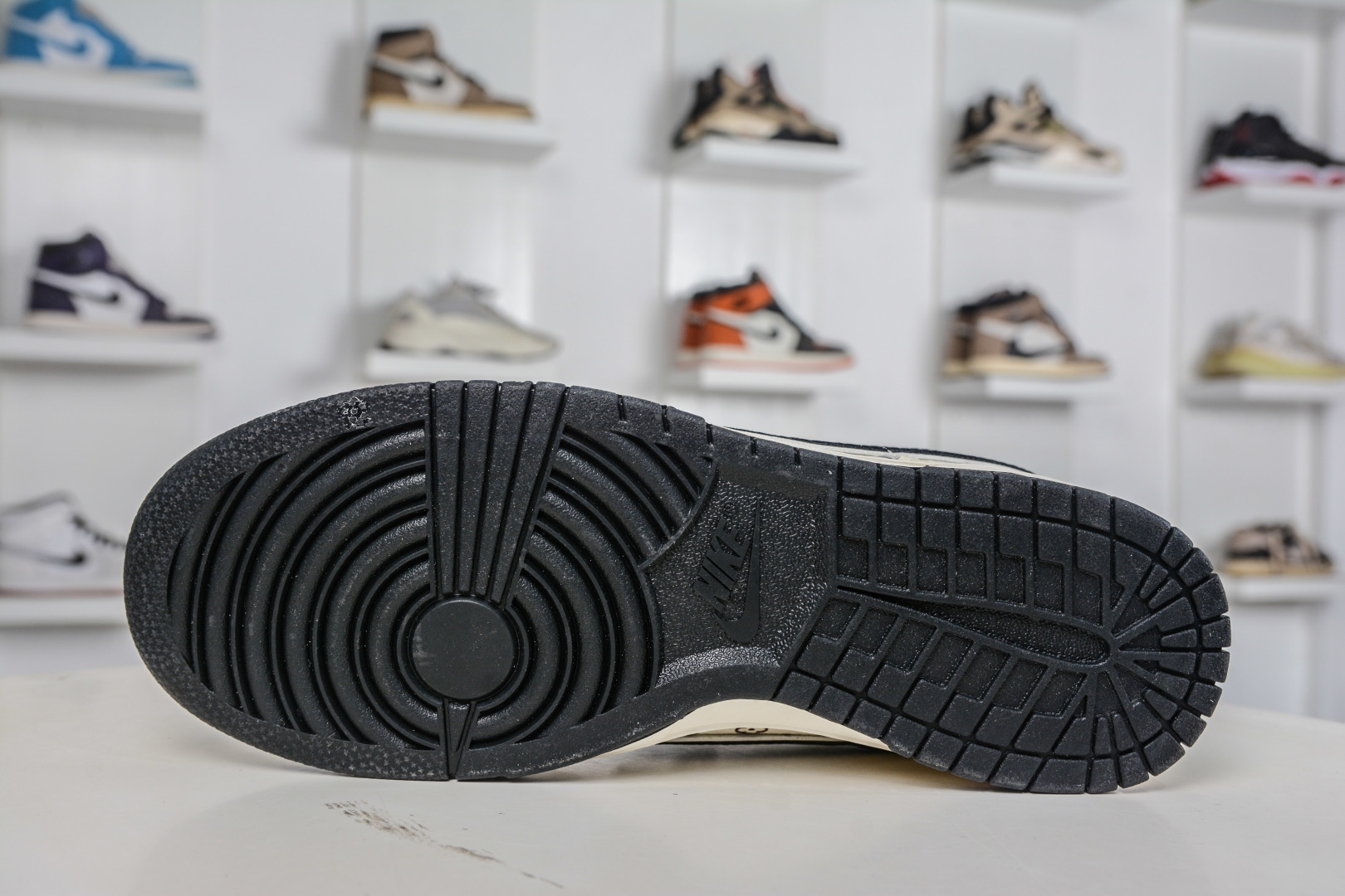 270 Nike SB Dunk Low x Louis Vuitton LV联名-米黑棕印花 MN1688-105