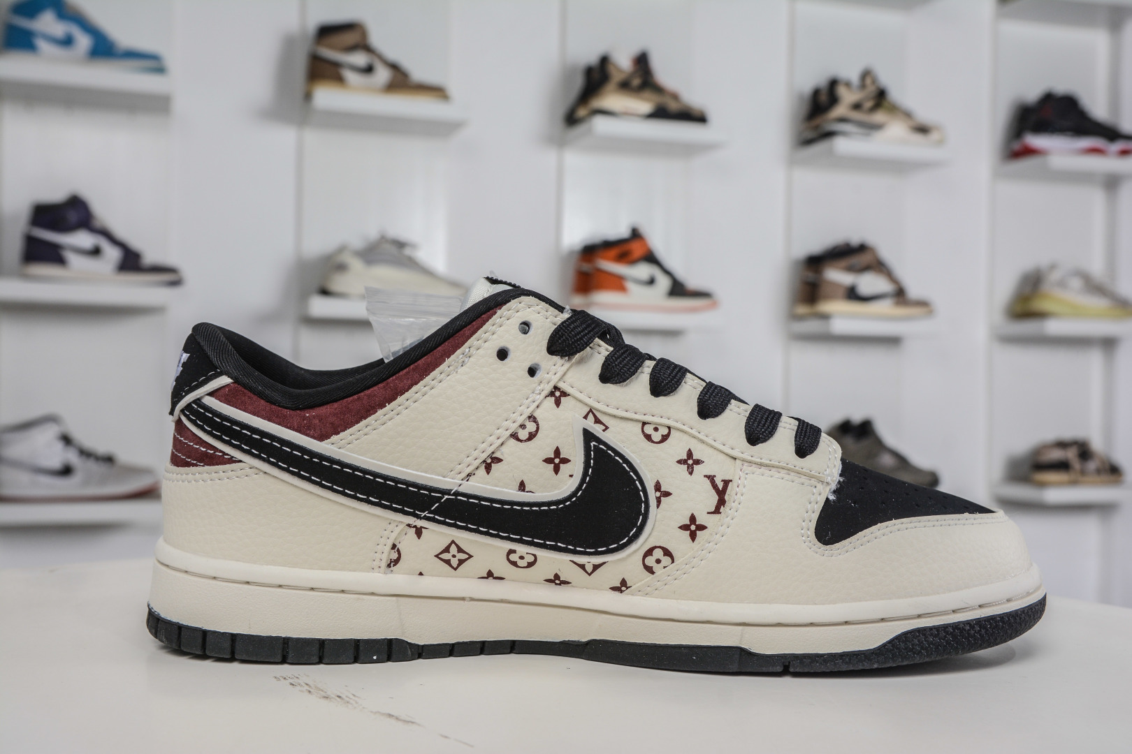 270 Nike SB Dunk Low x Louis Vuitton LV联名-米黑棕印花 MN1688-105
