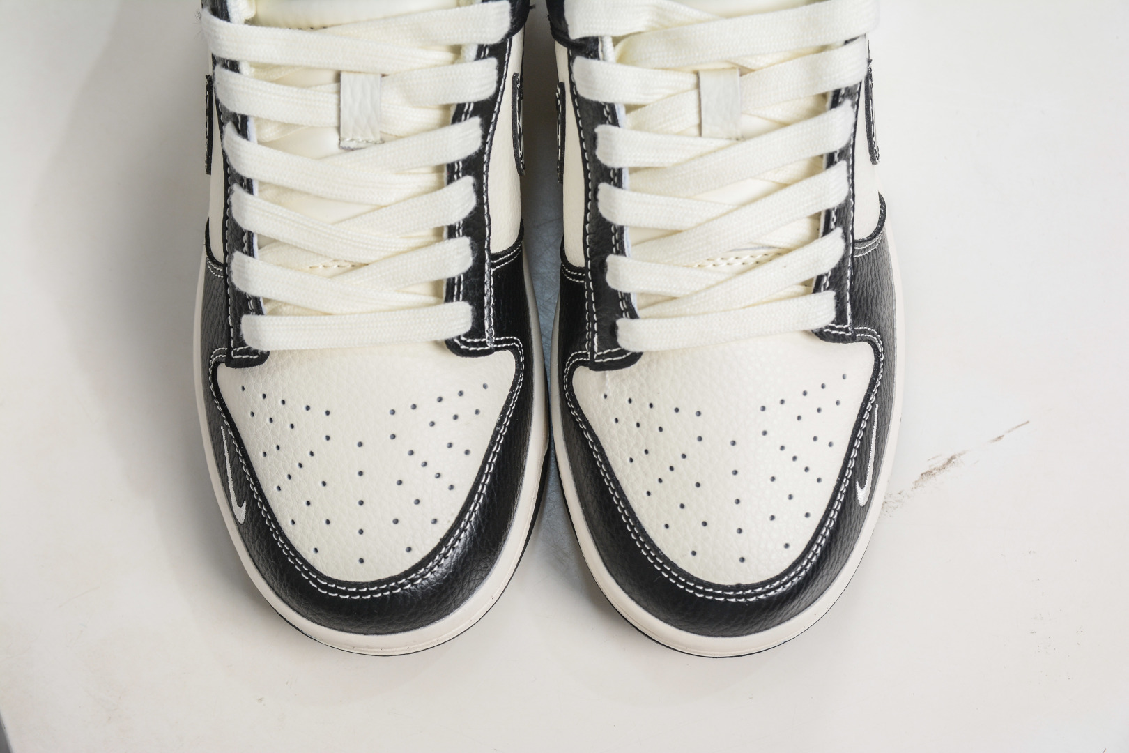 Nike SB Dunk Low X Stussy 斯图西联名-黑白棋盘格钩 QW5836-029-Top High Quatity Cheap Sneakers Fashion Clothing Clothes Bags handbags Shoes of all Brand wholesale With The best Quality And Beautiful Price from China Factory Chinese suppliers wholesaler seller Nike SB Dunk Low X Stussy 斯图西联名-黑白棋盘格钩 QW5836-029