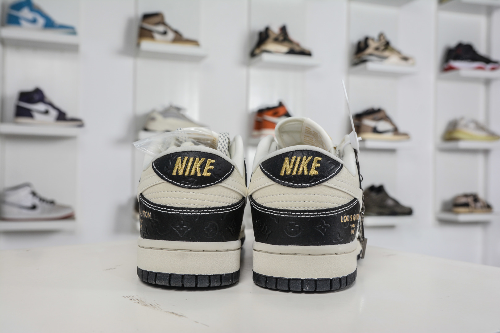 270 Nike SB Dunk Low x Louis Vuitton LV联名-黑白印花 MN1688-106