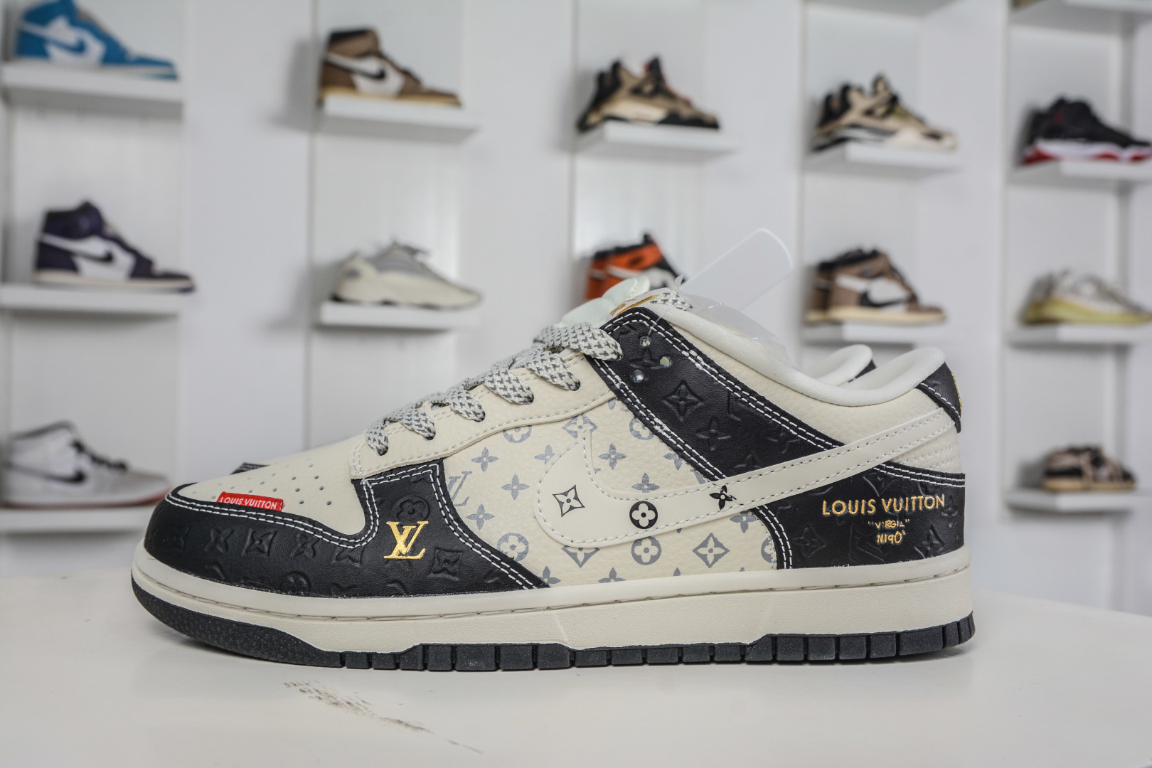 270 Nike SB Dunk Low x Louis Vuitton LV联名-黑白印花 MN1688-106