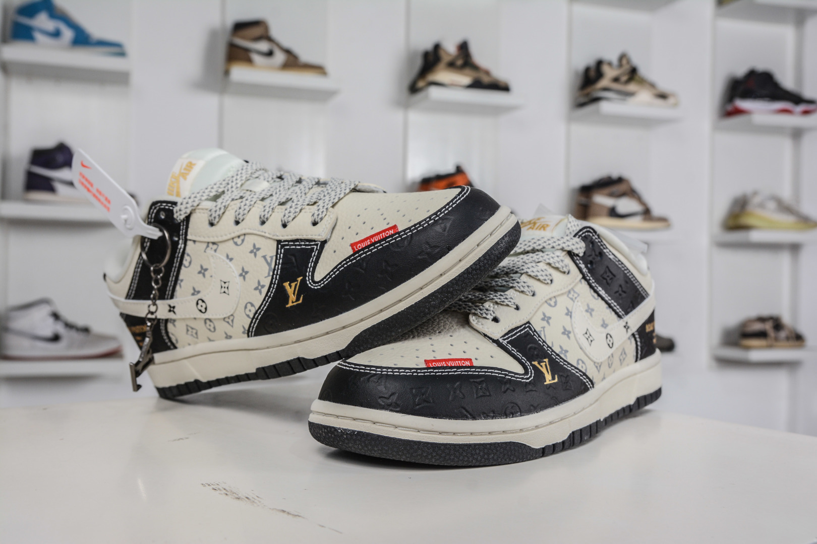 270 Nike SB Dunk Low x Louis Vuitton LV联名-黑白印花 MN1688-106