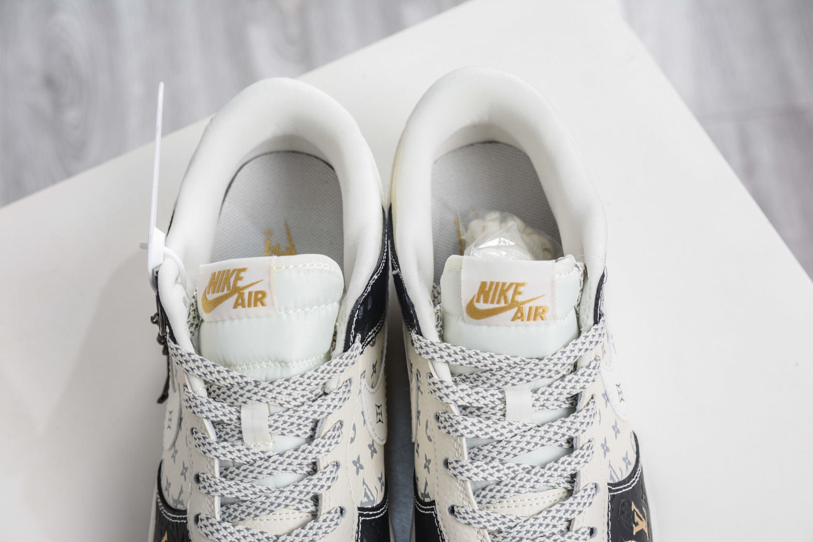 270 Nike SB Dunk Low x Louis Vuitton LV联名-黑白印花 MN1688-106