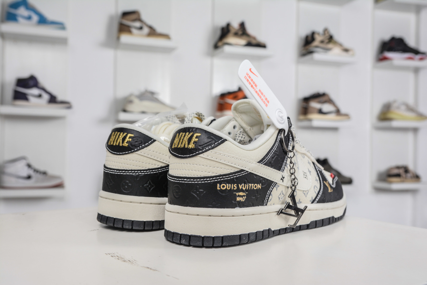 270 Nike SB Dunk Low x Louis Vuitton LV联名-黑白印花 MN1688-106