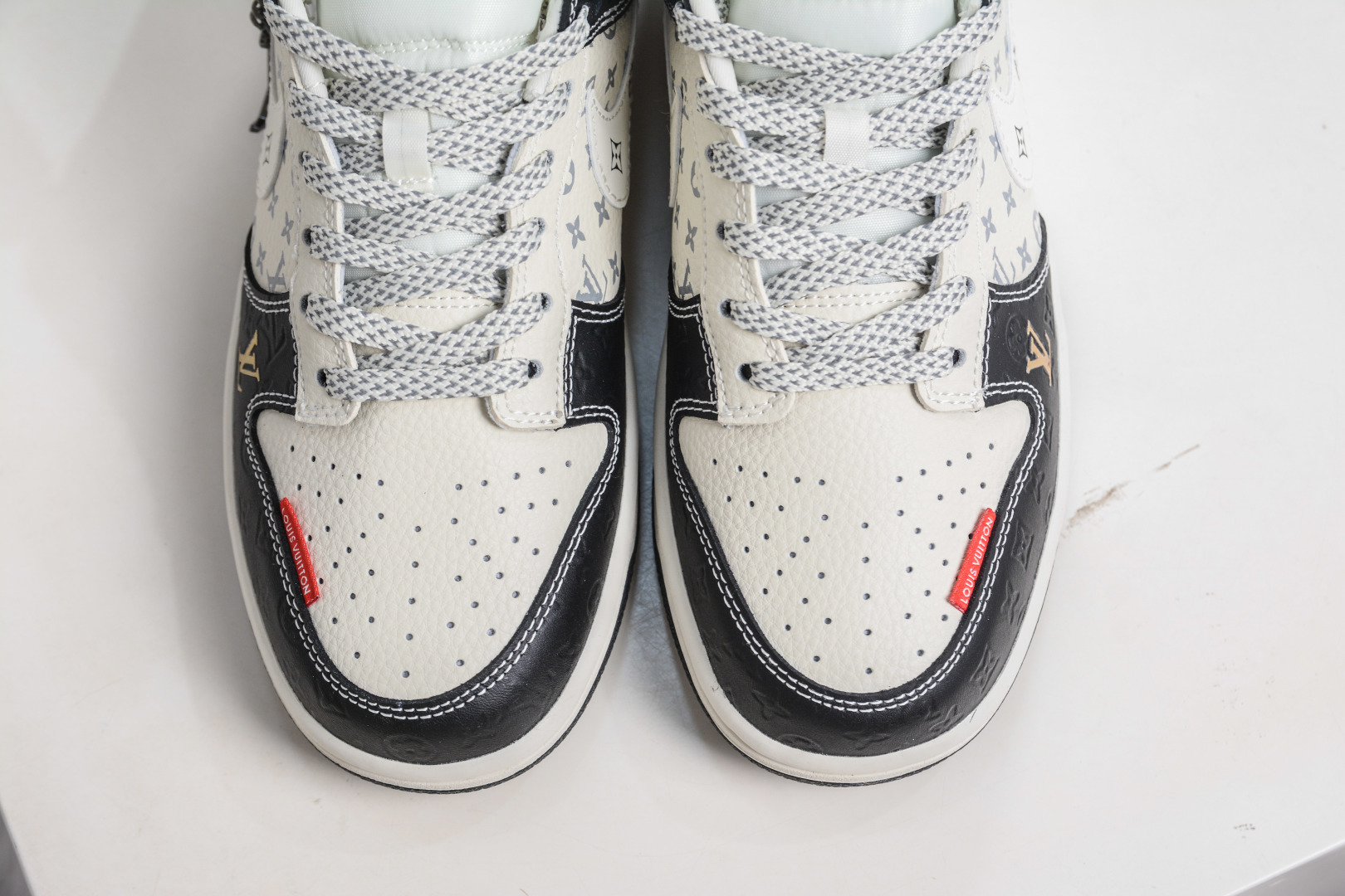 270 Nike SB Dunk Low x Louis Vuitton LV联名-黑白印花 MN1688-106