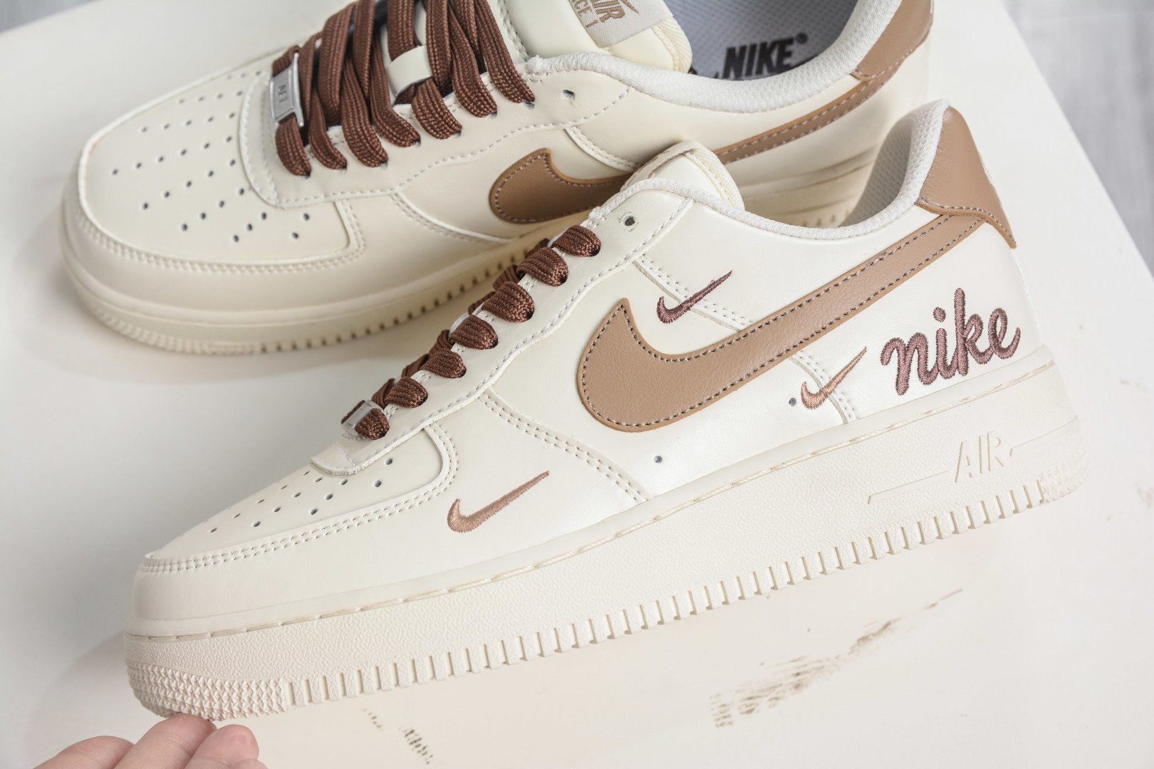 260 Nike Air Force 1 Low 07 奶咖白棕三小勾 NH0601-584-Chinese UA Cheap High Quatity Brand Clothes Bags handbags Sneakers wholesale wholesaler seller from China Factory suppliers Fashion Clothing Shoes best Quality Beautiful Price 260 Nike Air Force 1 Low 07 奶咖白棕三小勾 NH0601-584