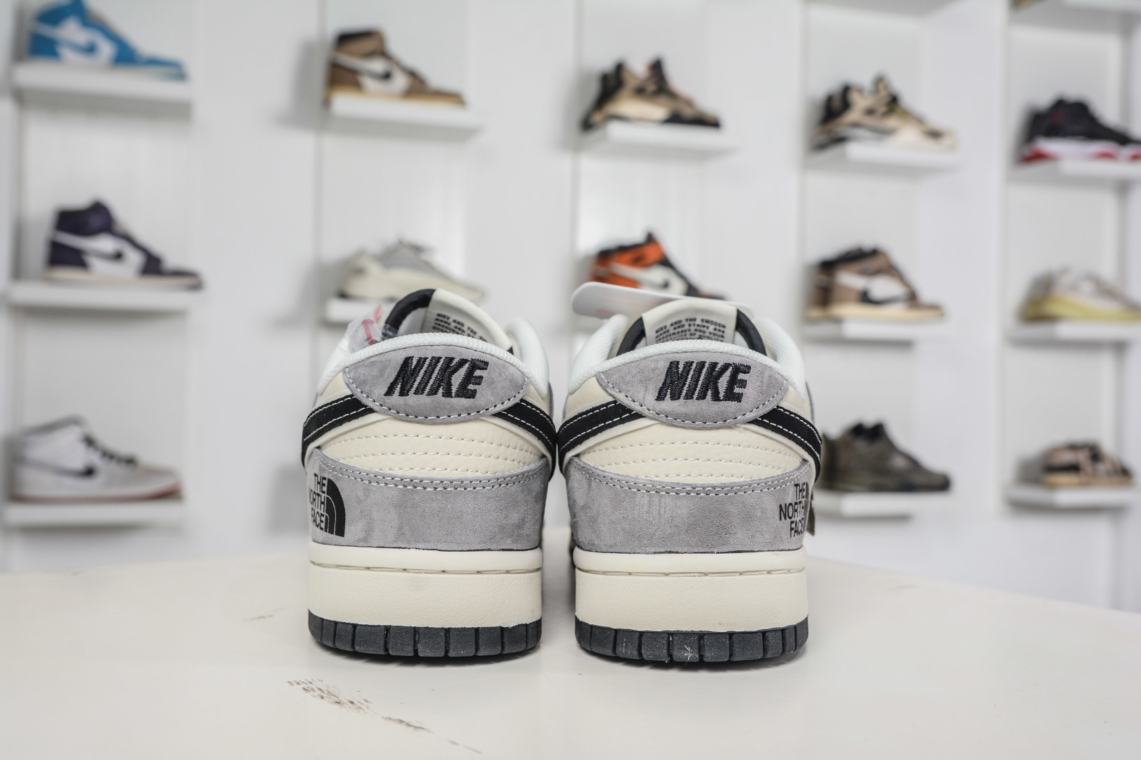 270 Nike SB Dunk Low x The North Face 北面联名-米黑灰猪八革 DN3168-010-Chinese UA Cheap High Quatity Brand Clothes Bags handbags Sneakers wholesale wholesaler seller from China Factory suppliers Fashion Clothing Shoes best Quality Beautiful Price 270 Nike SB Dunk Low x The North Face 北面联名-米黑灰猪八革 DN3168-010