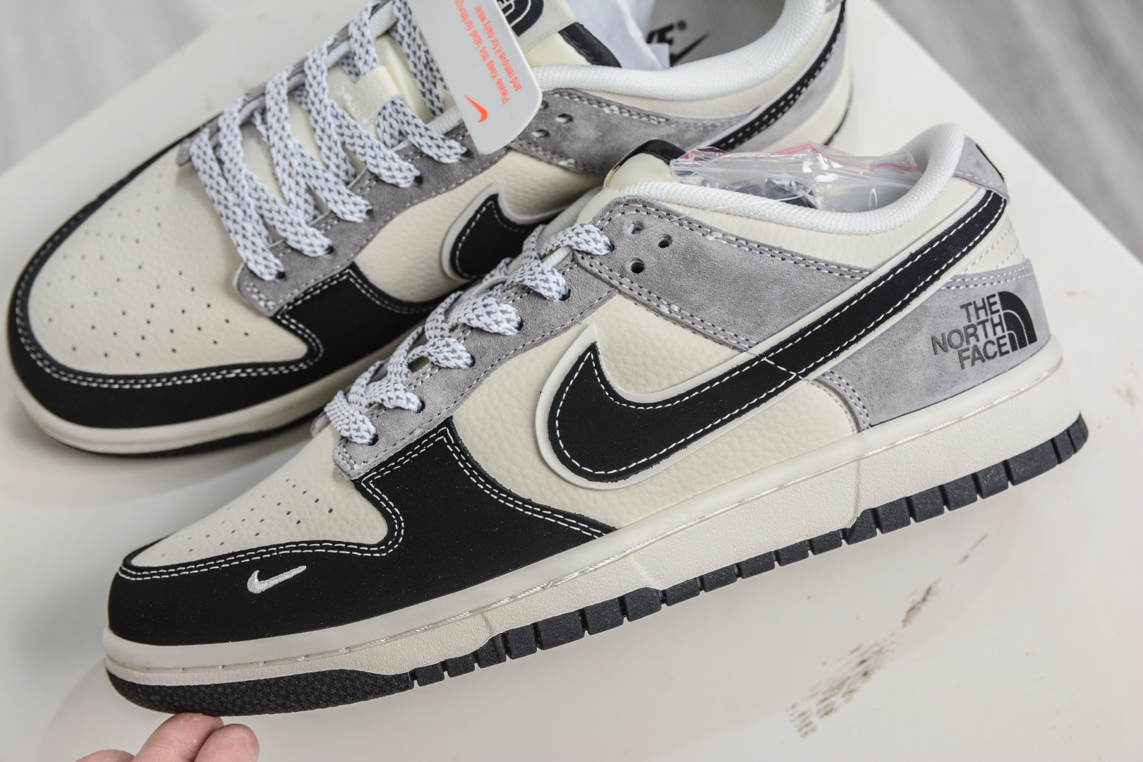 270 Nike SB Dunk Low x The North Face 北面联名-米黑灰猪八革 DN3168-010-Chinese UA Cheap High Quatity Brand Clothes Bags handbags Sneakers wholesale wholesaler seller from China Factory suppliers Fashion Clothing Shoes best Quality Beautiful Price 270 Nike SB Dunk Low x The North Face 北面联名-米黑灰猪八革 DN3168-010