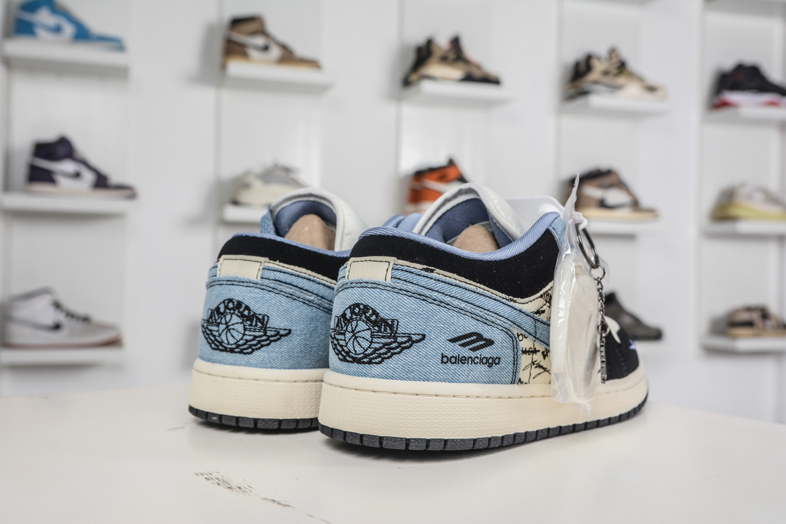 270 Air Jordan 1 Retro Low x Balenciaga 巴黎世家联名-水洗牛仔蓝 LD8888-010-Chinese UA Cheap High Quatity Brand Clothes Bags handbags Sneakers wholesale wholesaler seller from China Factory suppliers Fashion Clothing Shoes best Quality Beautiful Price 270 Air Jordan 1 Retro Low x Balenciaga 巴黎世家联名-水洗牛仔蓝 LD8888-010