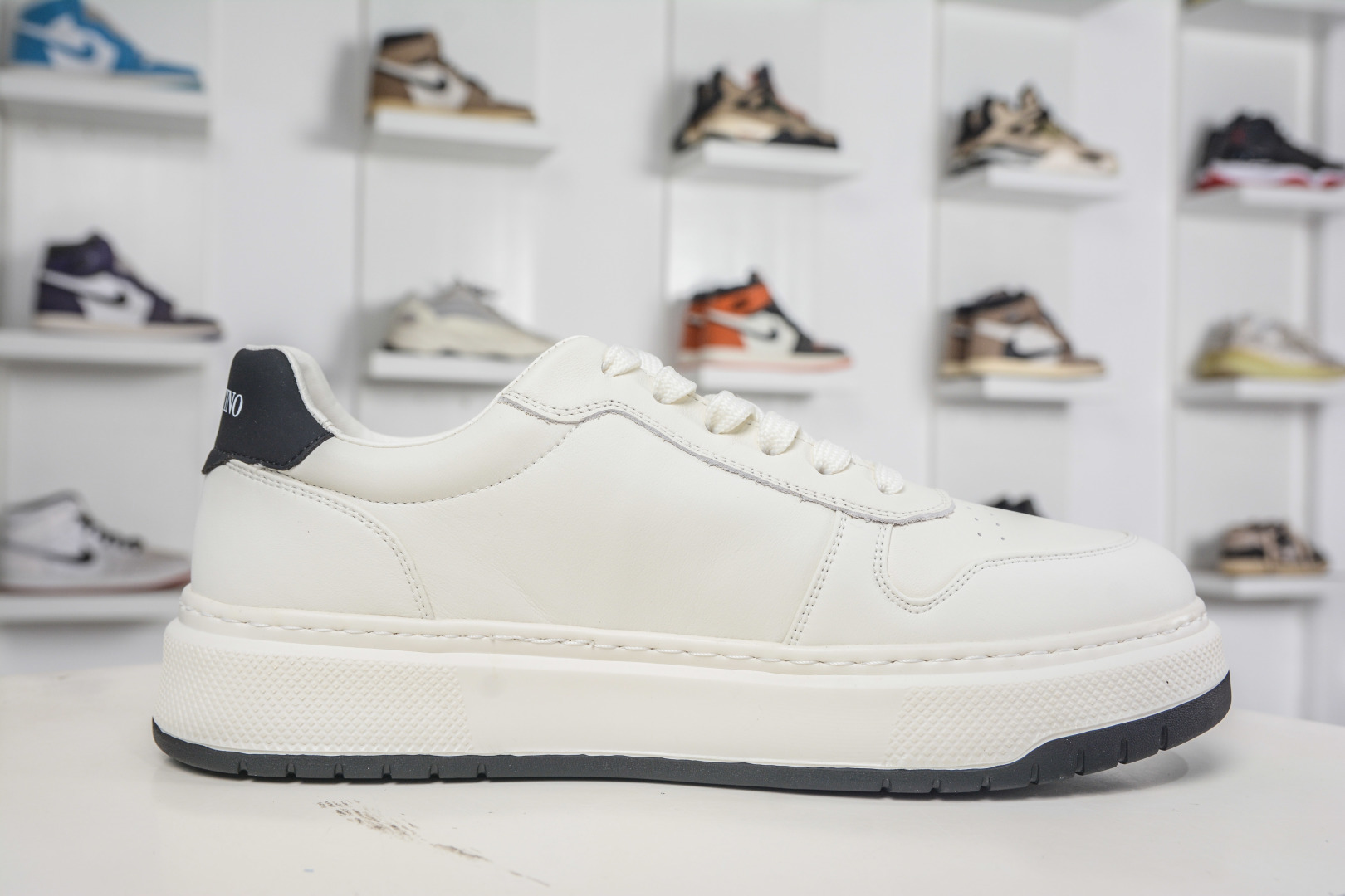 260 双十二福利继续炸 Valentino/华伦天奴 Rockstud untitled 经典百搭厚底休闲铆钉小白鞋