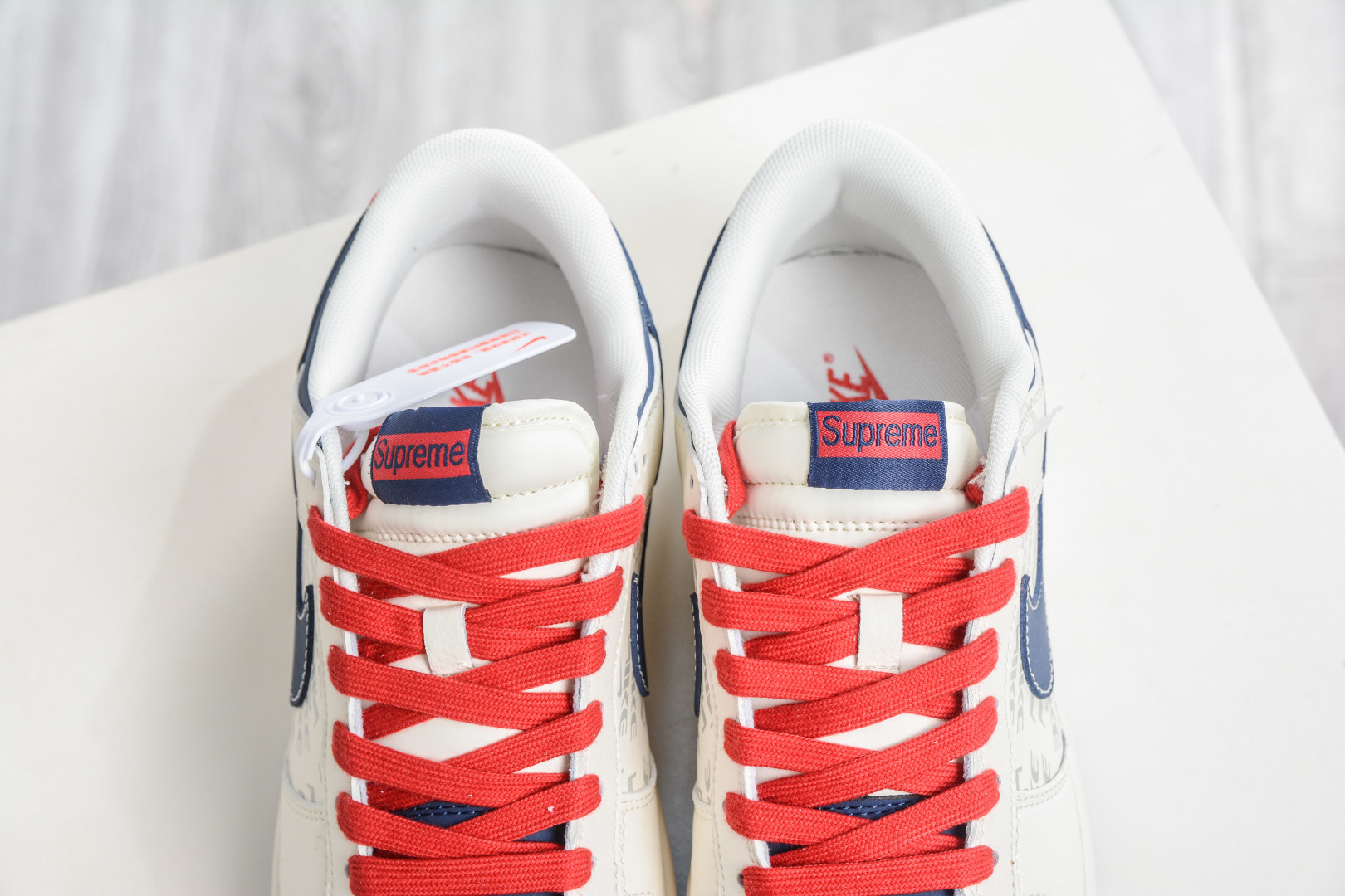 Nike SB Dunk Low x Superme SUP联名-米蓝红 XD1588-241-Top High Quatity Cheap Sneakers Fashion Clothing Clothes Bags handbags Shoes of all Brand wholesale With The best Quality And Beautiful Price from China Factory Chinese suppliers wholesaler seller Nike SB Dunk Low x Superme SUP联名-米蓝红 XD1588-241